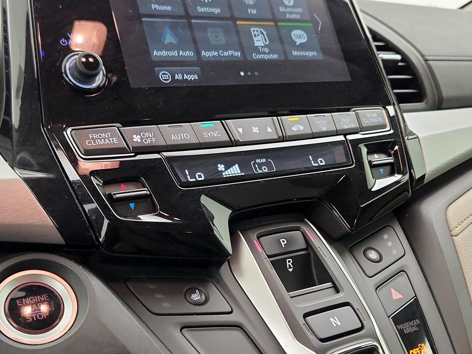 Thumbnail: 2018 Honda Odyssey - 16