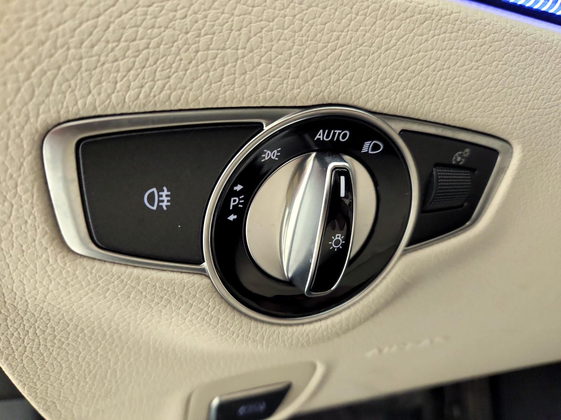 Thumbnail: 2019 Mercedes-Benz E-Class - 13
