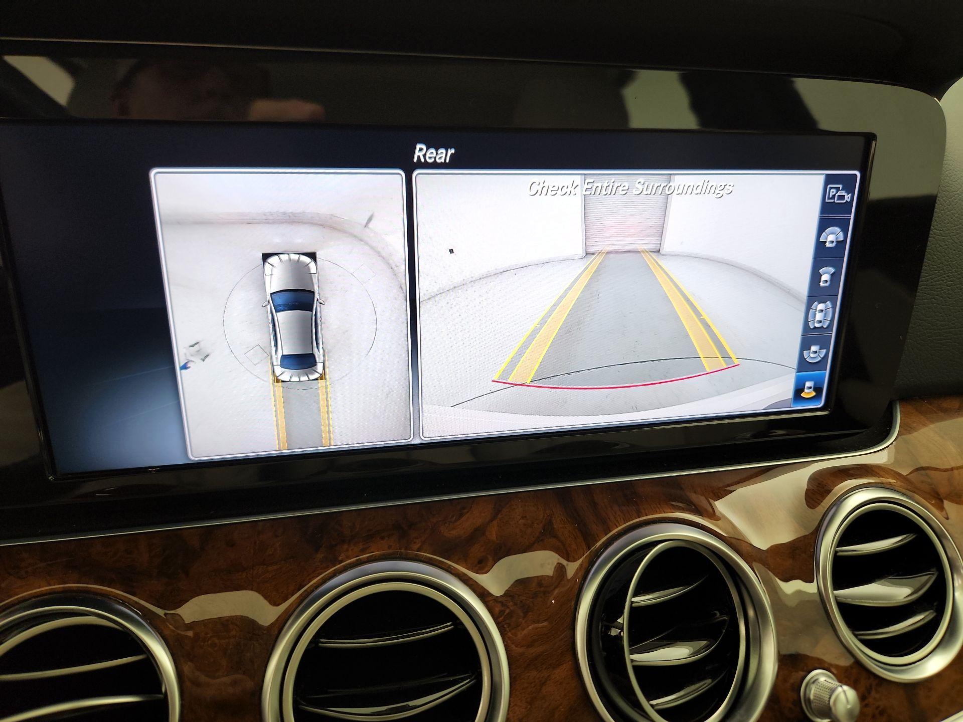 Thumbnail: 2019 Mercedes-Benz E-Class - 15