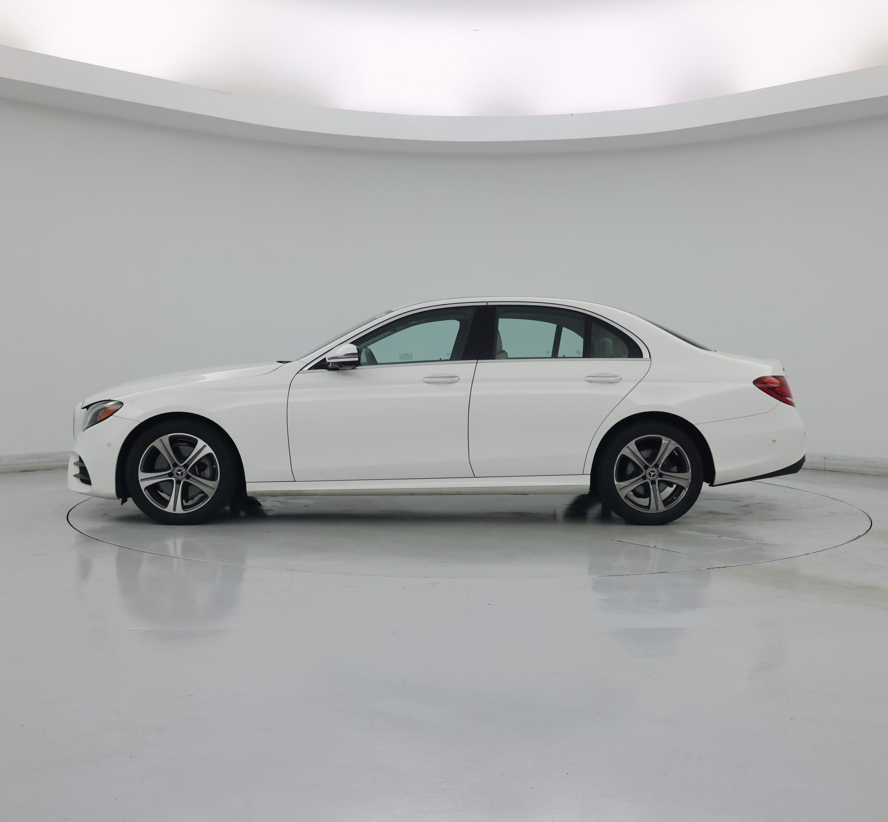 Thumbnail: 2019 Mercedes-Benz E-Class - 3