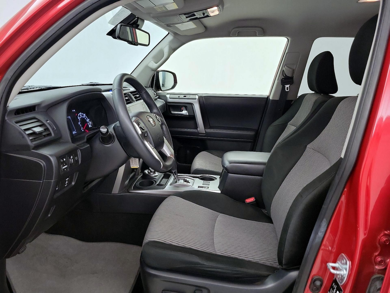 2021 Toyota 4Runner SR5 - Photo 12