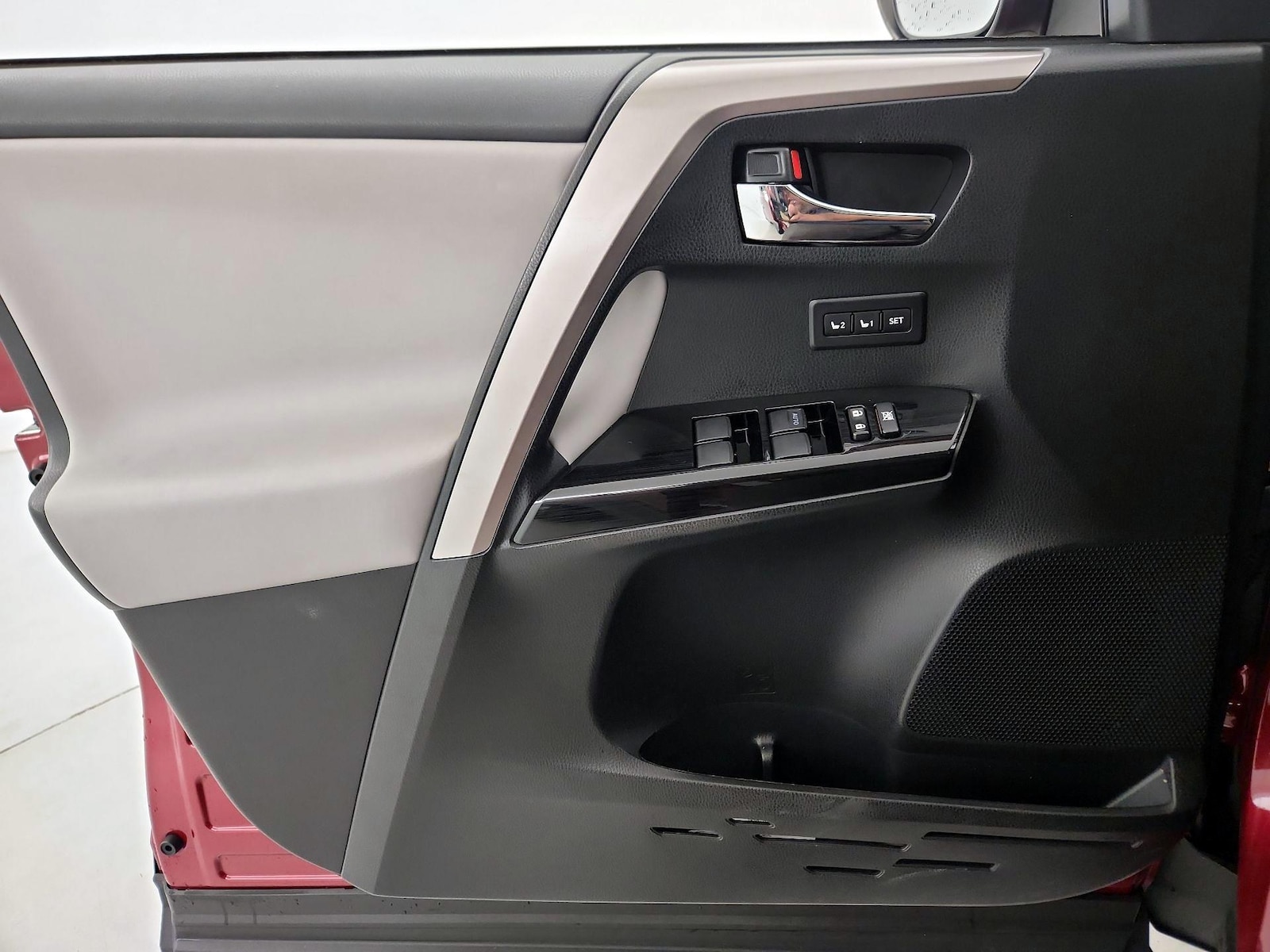 2018 Toyota RAV4 Limited - Photo 13