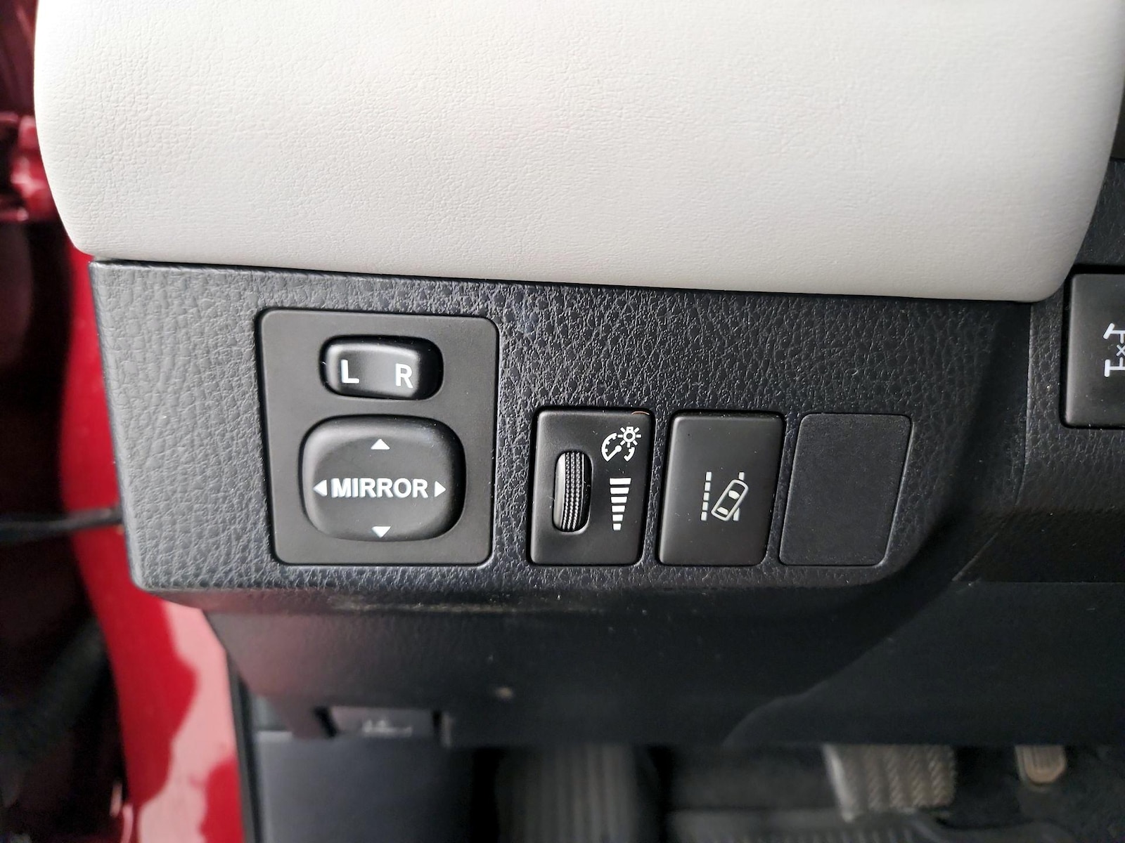 2018 Toyota RAV4 Limited - Photo 14