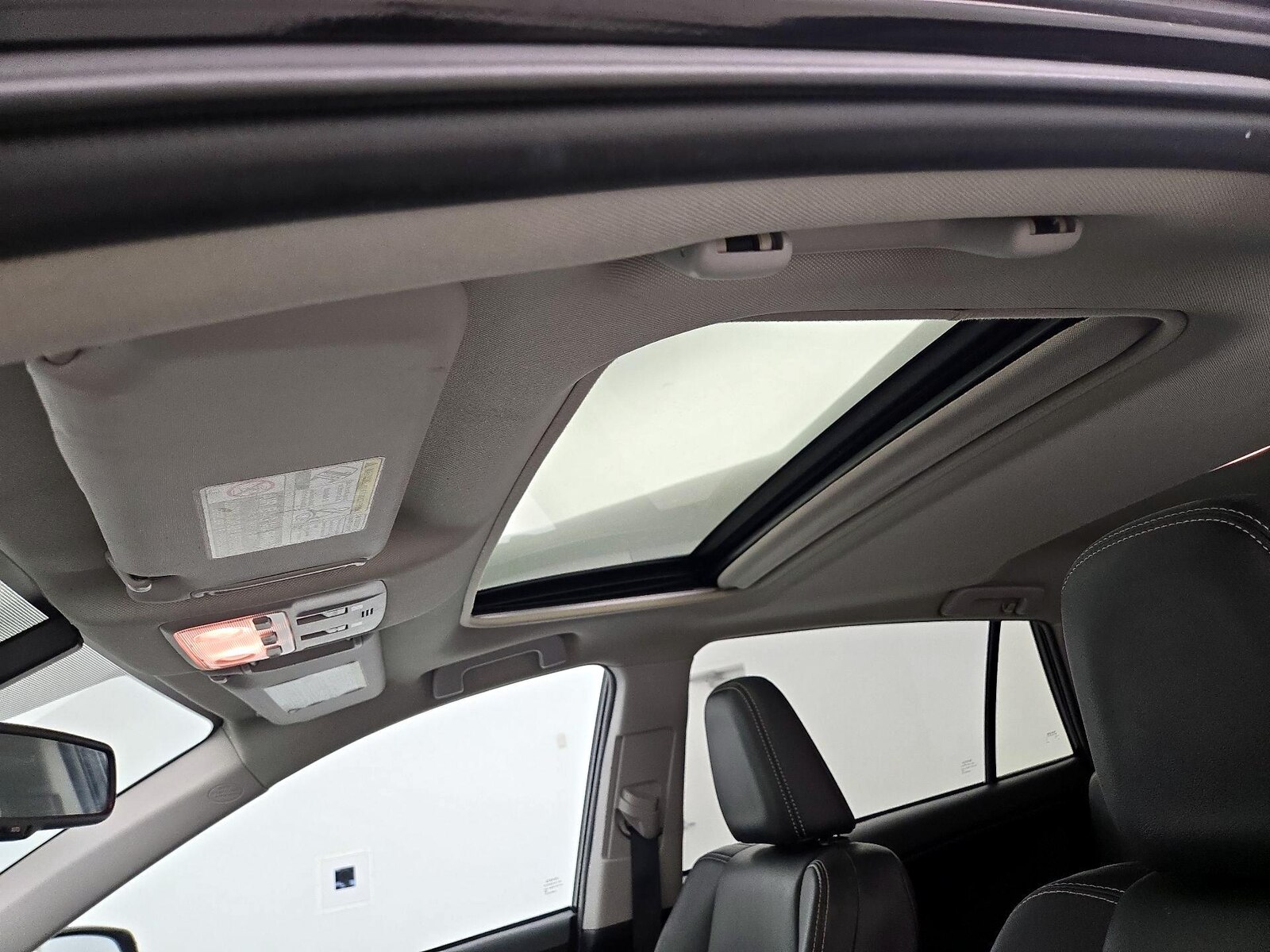 Sunroof(s) & Overhead Airbags