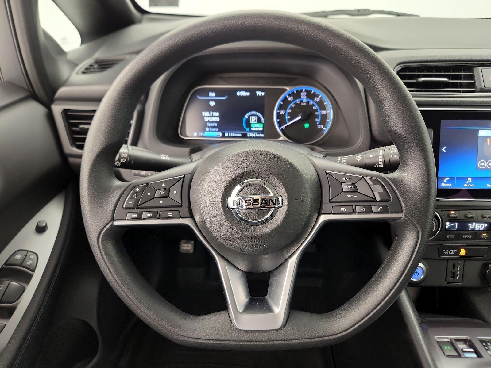 2022 Nissan LEAF S - Photo 11