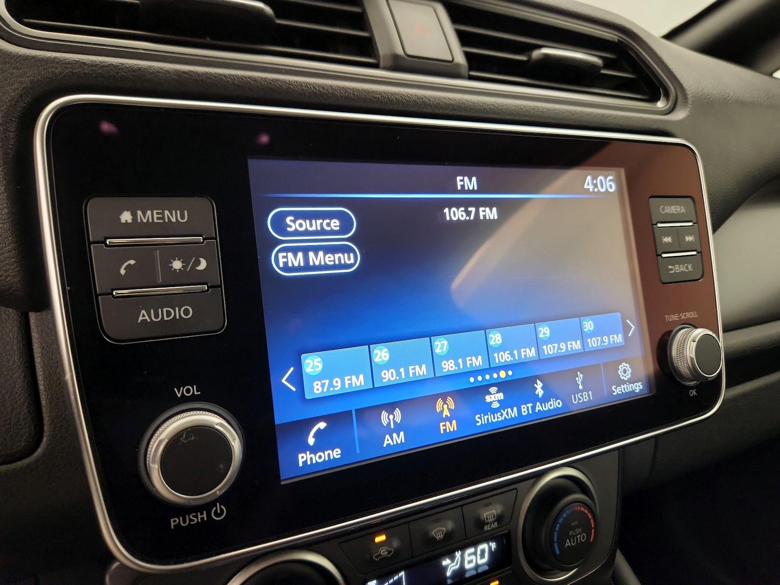 2022 Nissan LEAF S - Photo 16