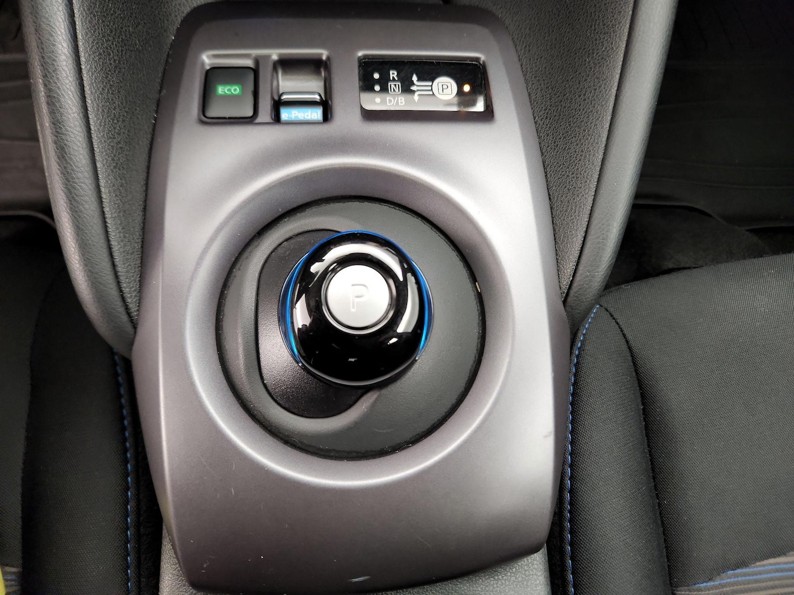 2022 Nissan LEAF S - Photo 18