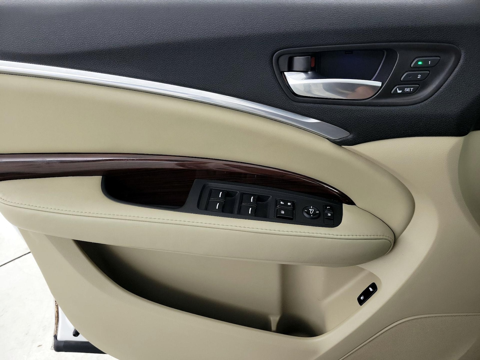 2014 Acura MDX Advance and Entertainment Package - Photo 13