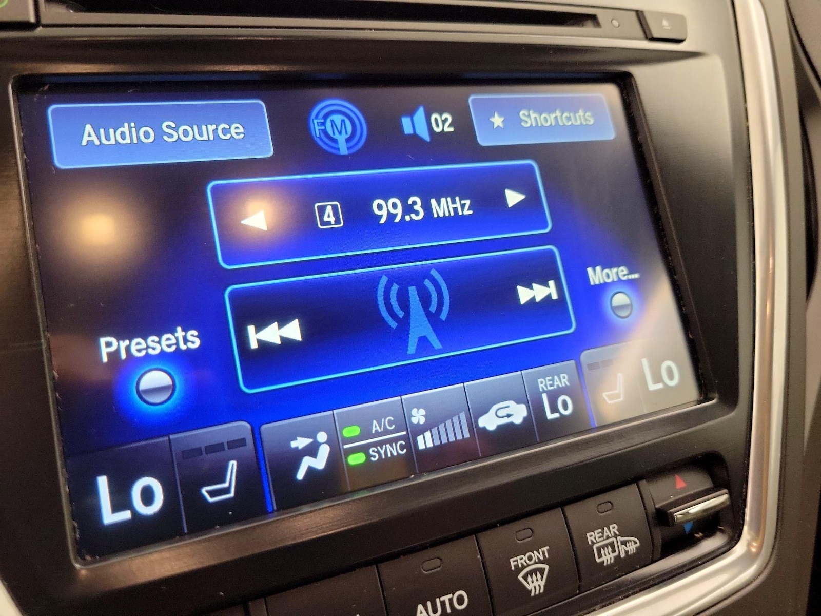 2014 Acura MDX Advance and Entertainment Package - Photo 17