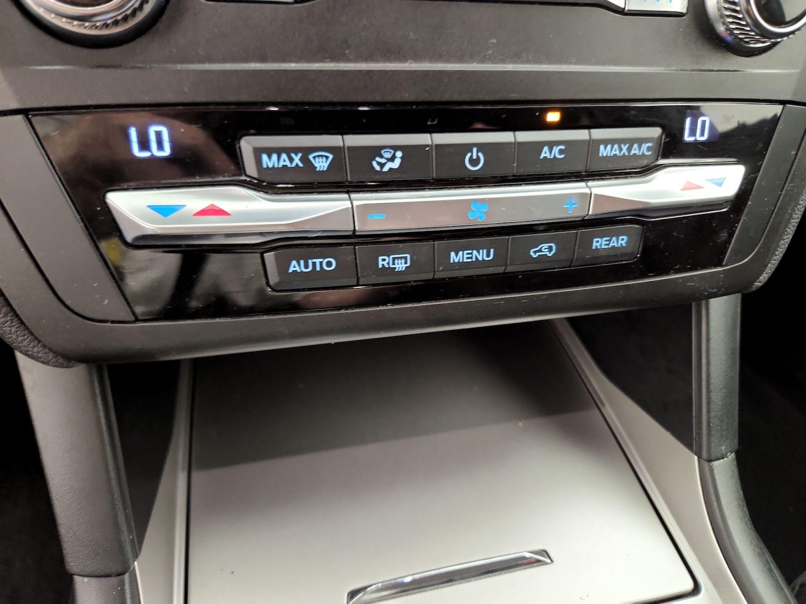 2020 Ford Explorer XLT - Photo 18