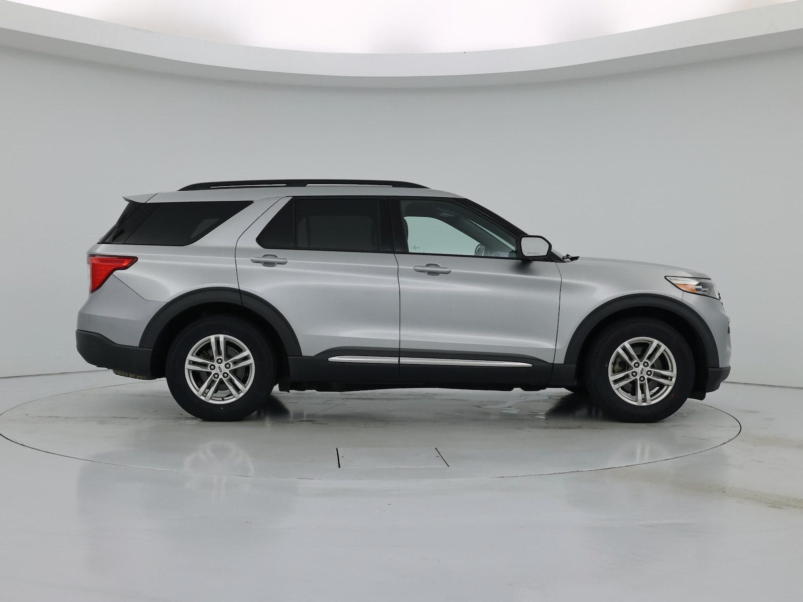 2020 Ford Explorer XLT - Photo 8