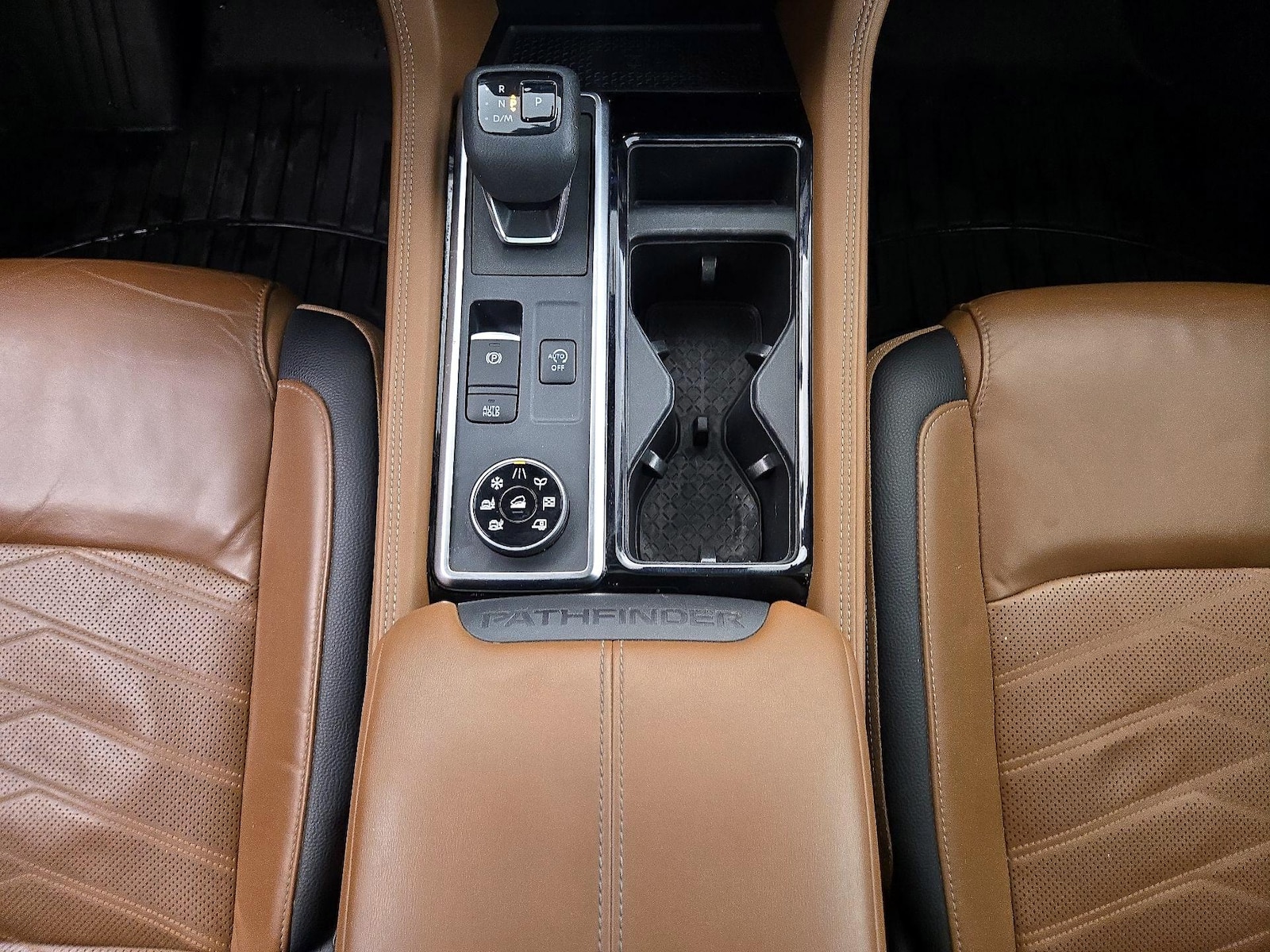 2023 Nissan Pathfinder Platinum - Photo 19