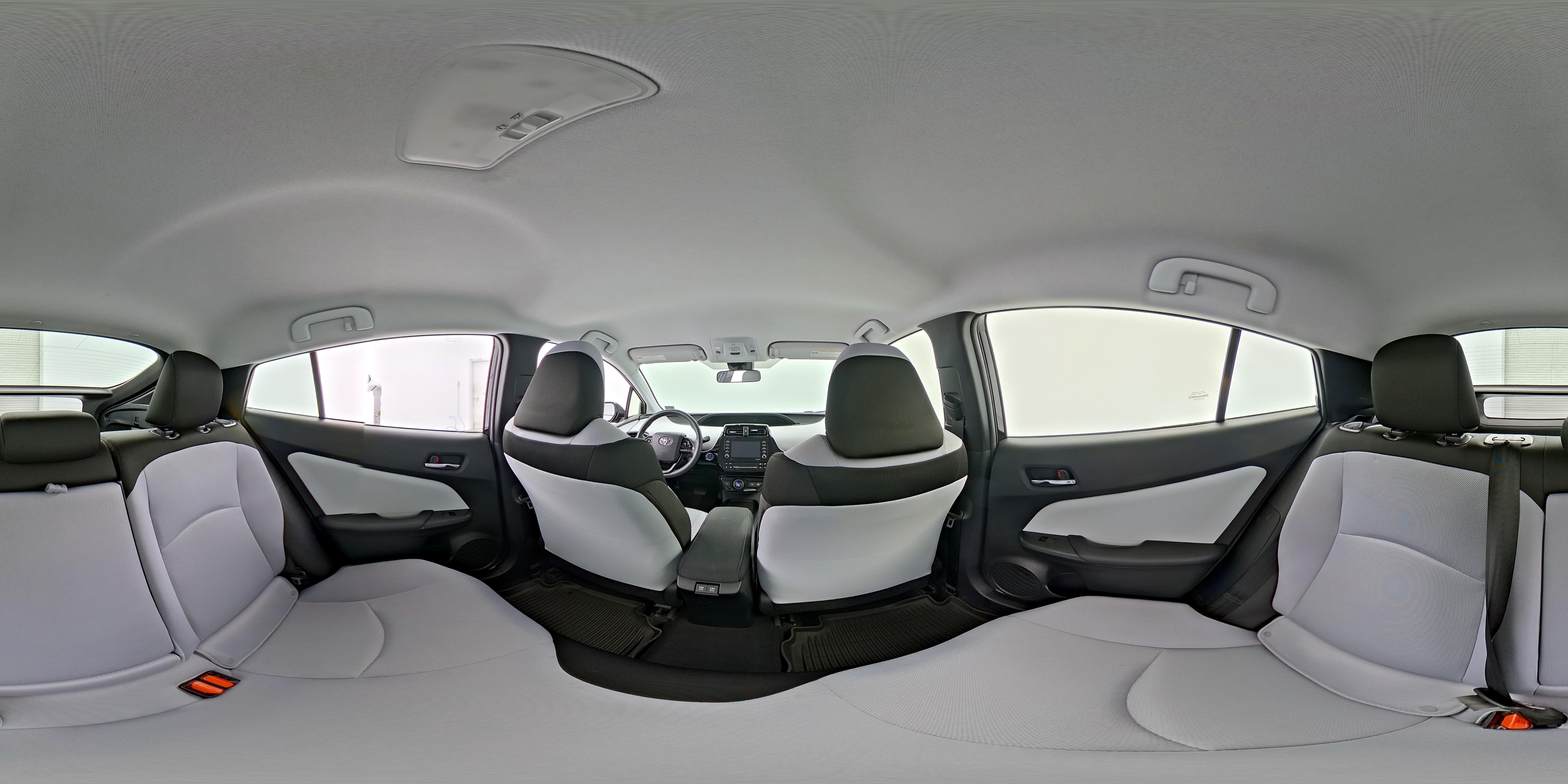 2021 Toyota Prius L Eco - Photo 25