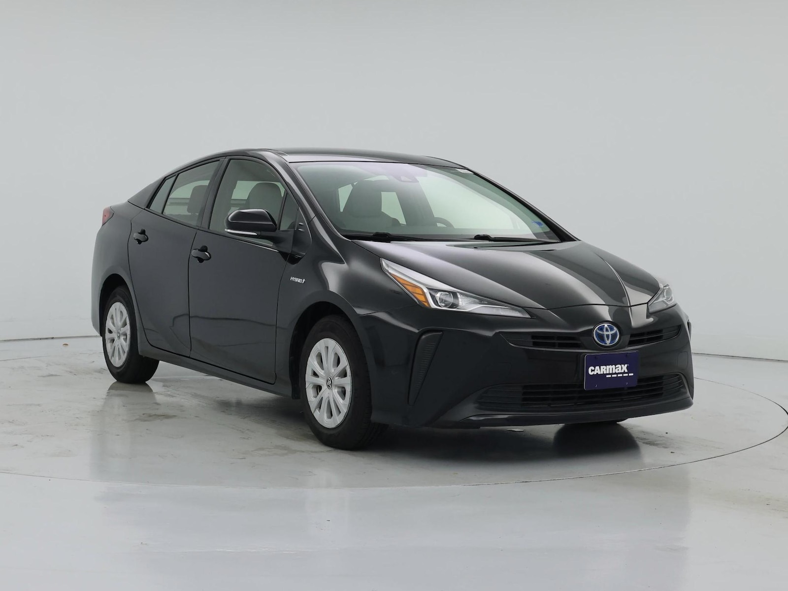 2021 Toyota Prius L Eco - Photo 2