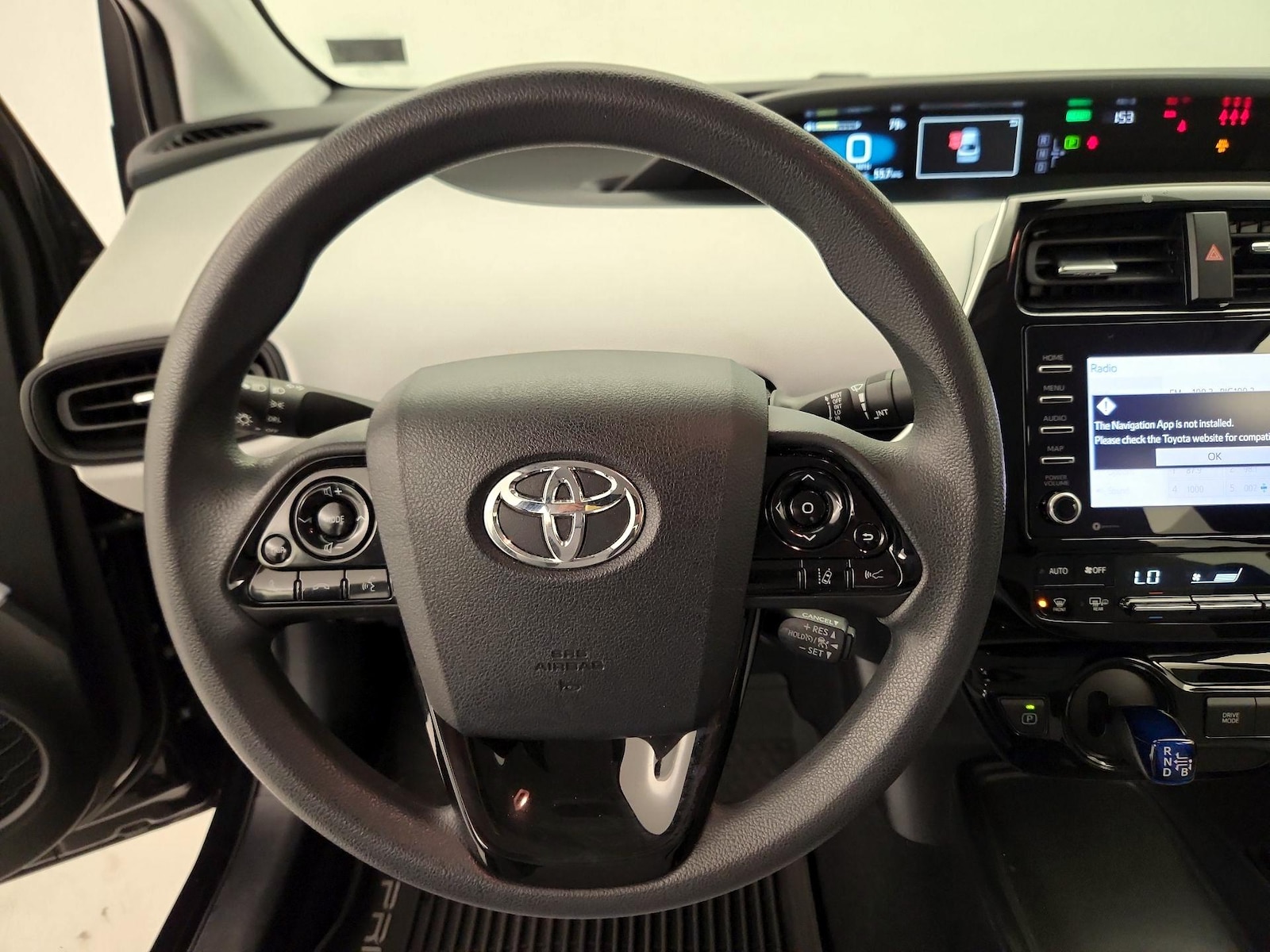 2021 Toyota Prius L Eco - Photo 11