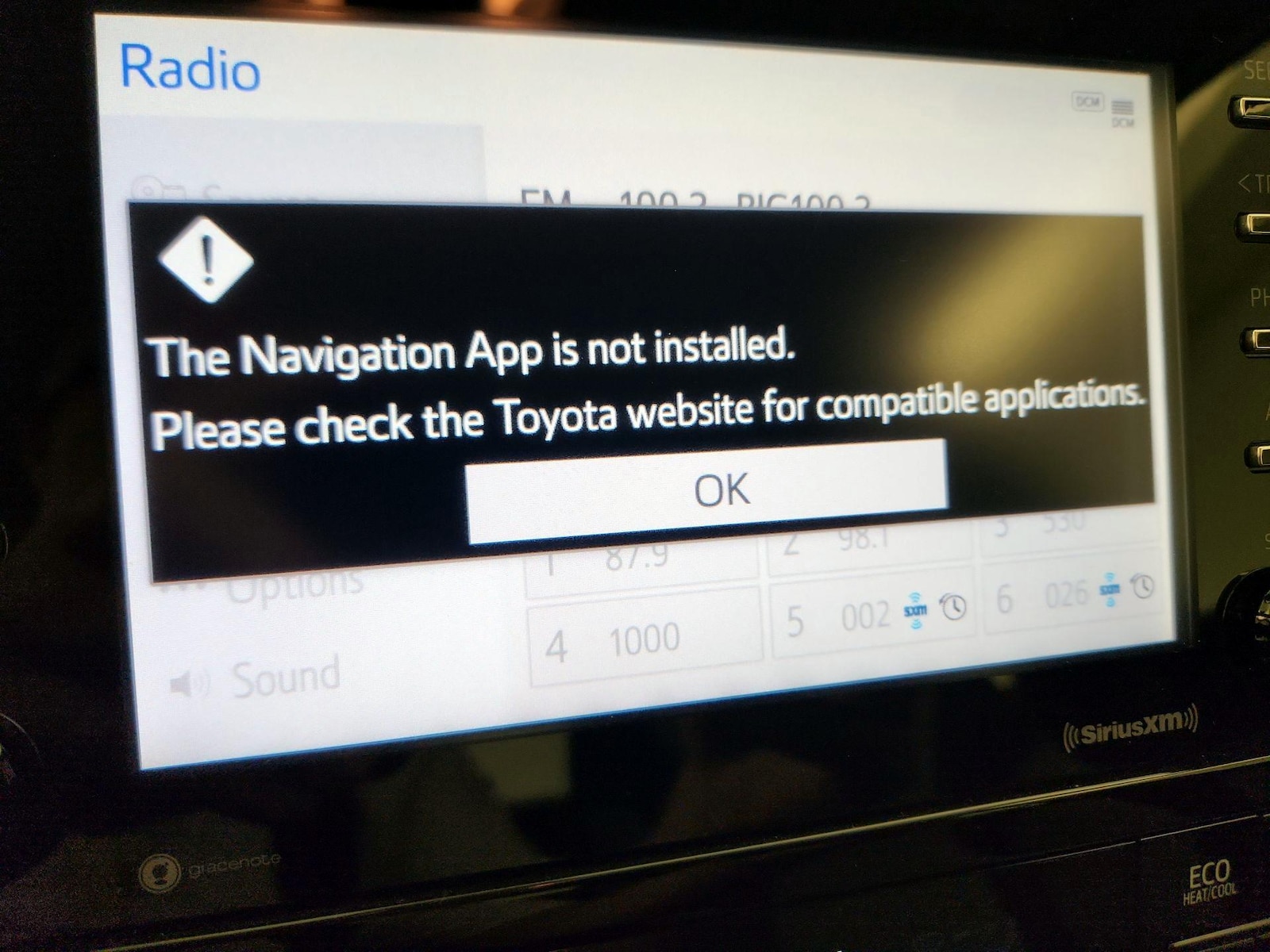2021 Toyota Prius L Eco - Photo 15