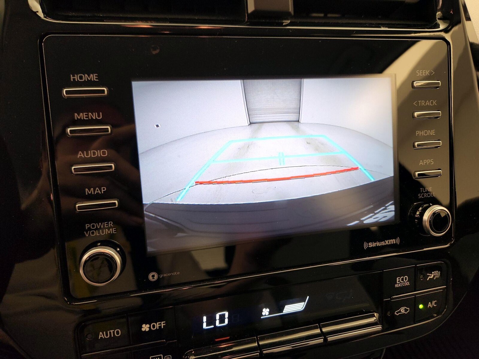 2021 Toyota Prius L Eco - Photo 16