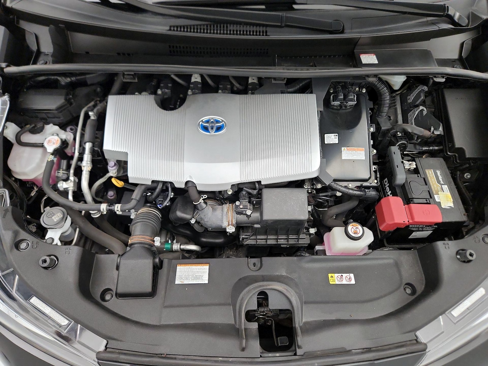 2021 Toyota Prius L Eco - Photo 22