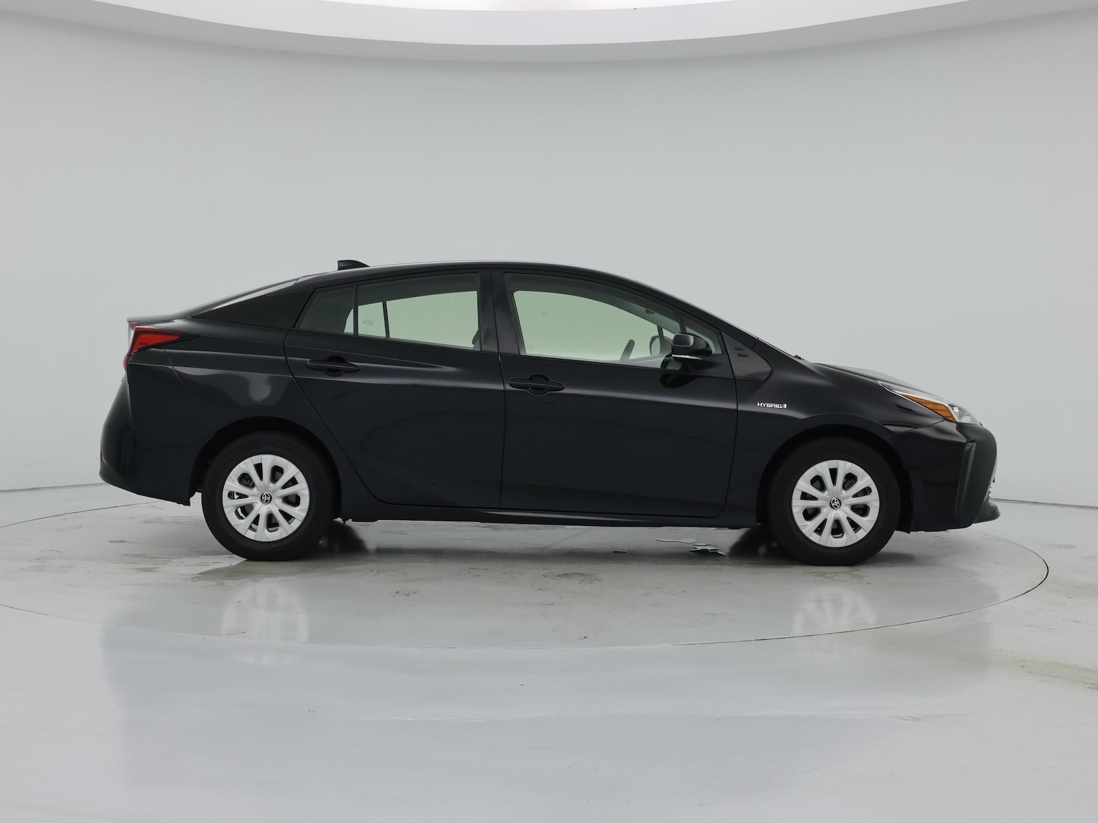 2021 Toyota Prius L Eco - Photo 8