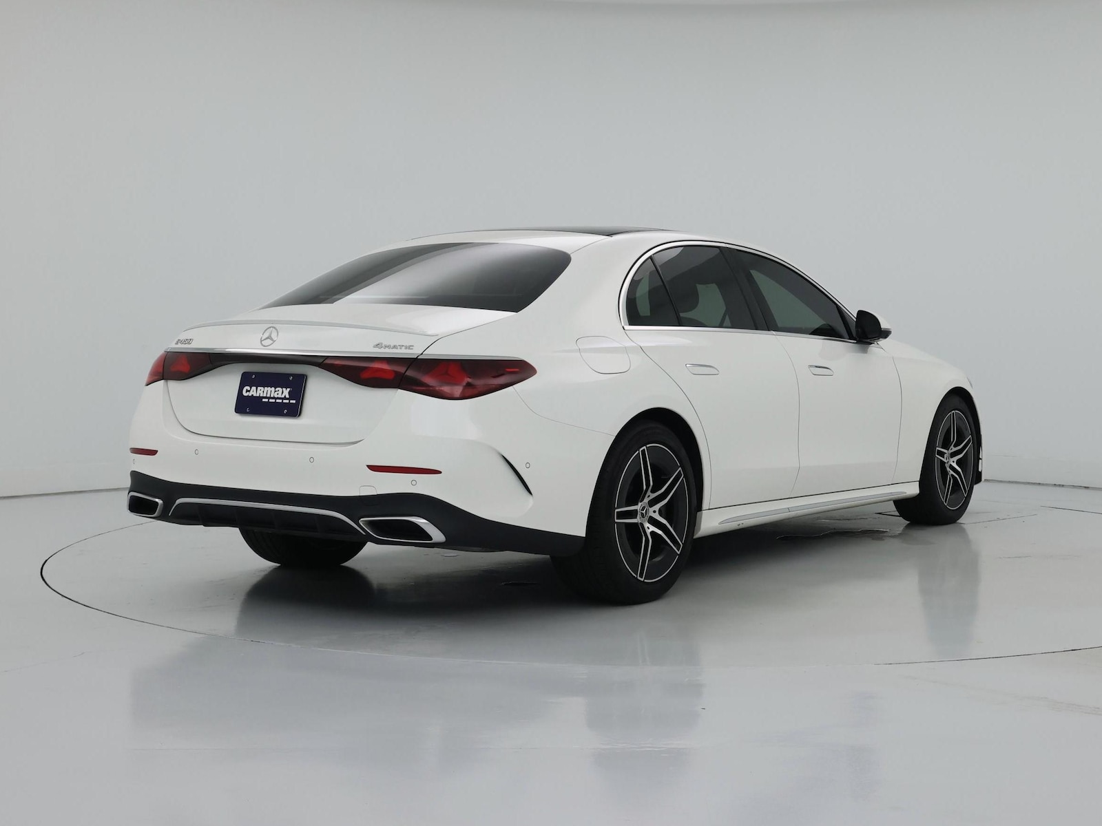2025 Mercedes-Benz E-Class E450 - Photo 9