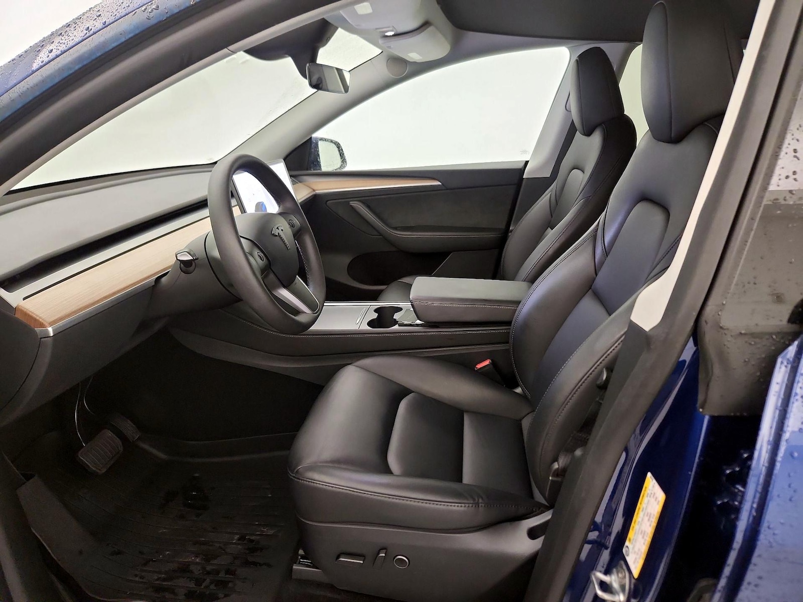 2025 Tesla Model Y Long Range - Photo 12