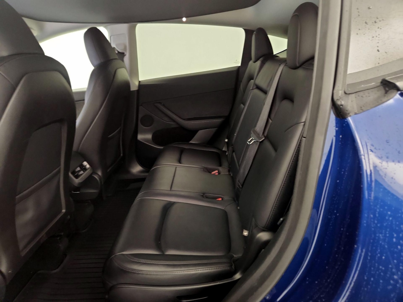 2025 Tesla Model Y Long Range - Photo 19