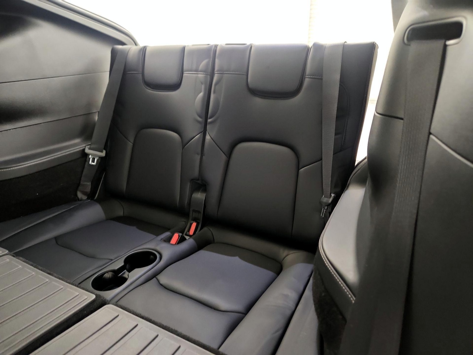 2025 Tesla Model Y Long Range - Photo 20