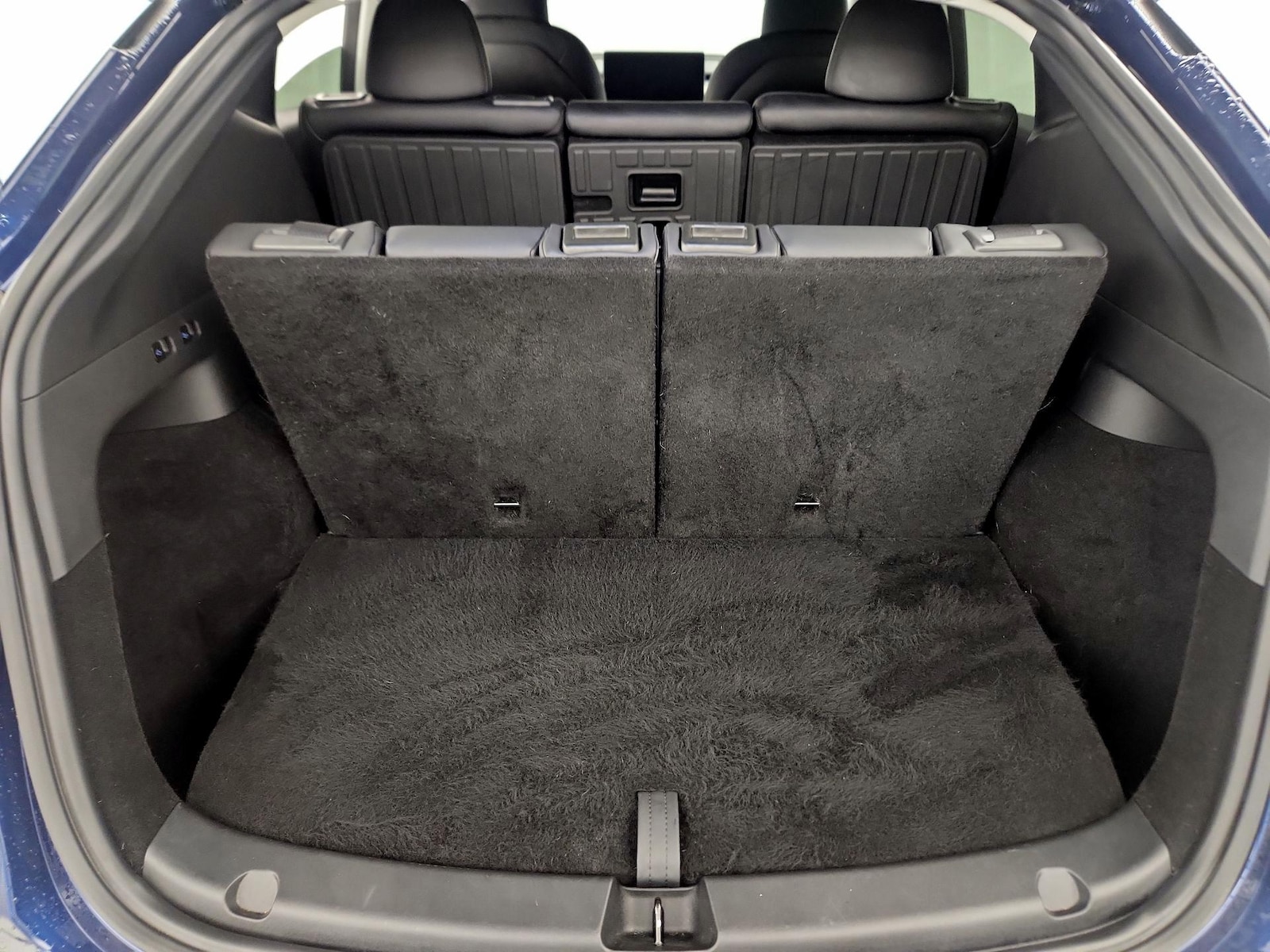 2025 Tesla Model Y Long Range - Photo 21