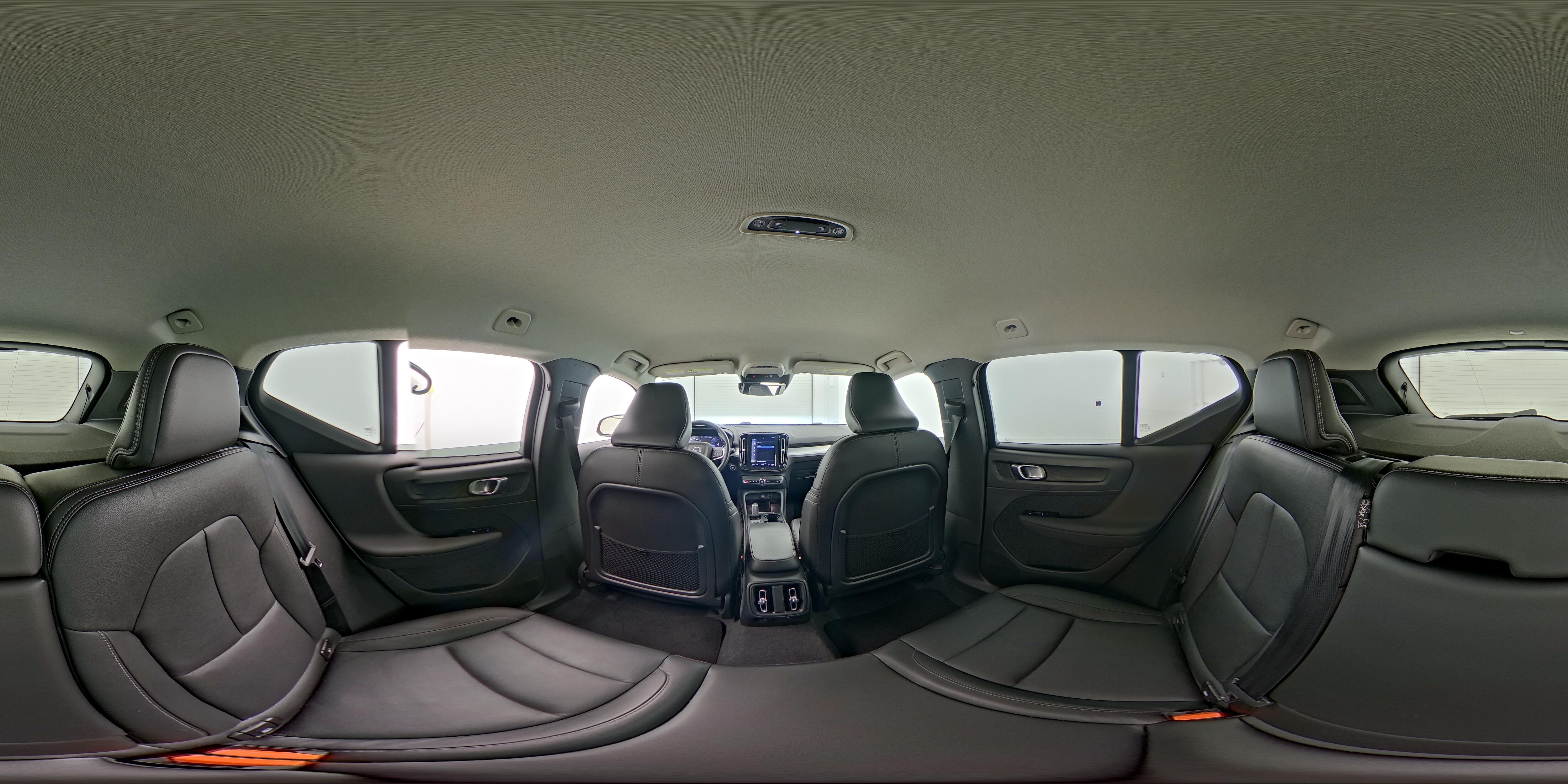 2021 Volvo XC40 Momentum - Photo 26