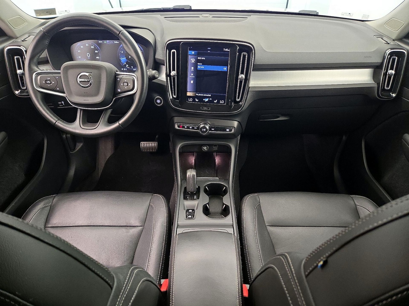 2021 Volvo XC40 Momentum - Photo 10
