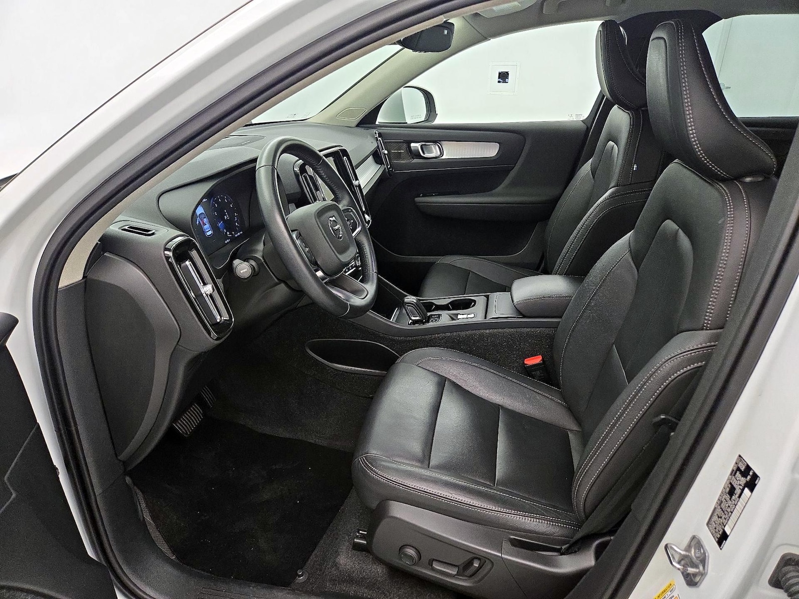 2021 Volvo XC40 Momentum - Photo 12