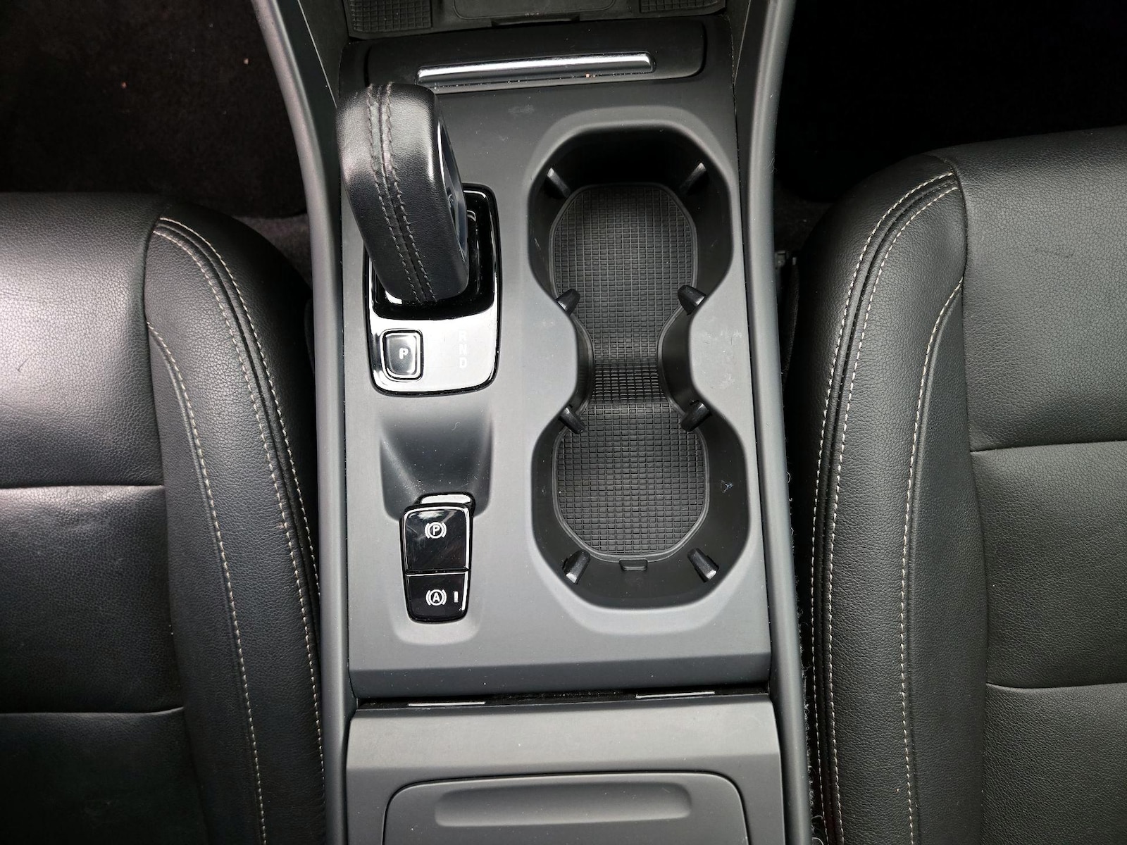 2021 Volvo XC40 Momentum - Photo 18