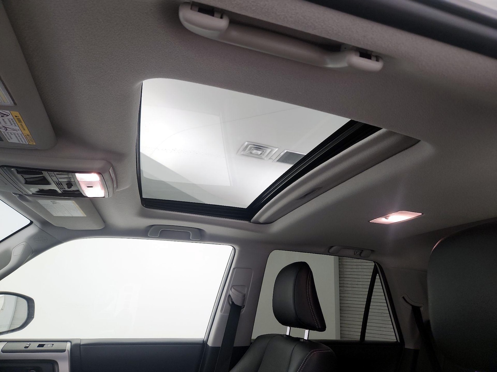 Sunroof(s) & Overhead Airbags