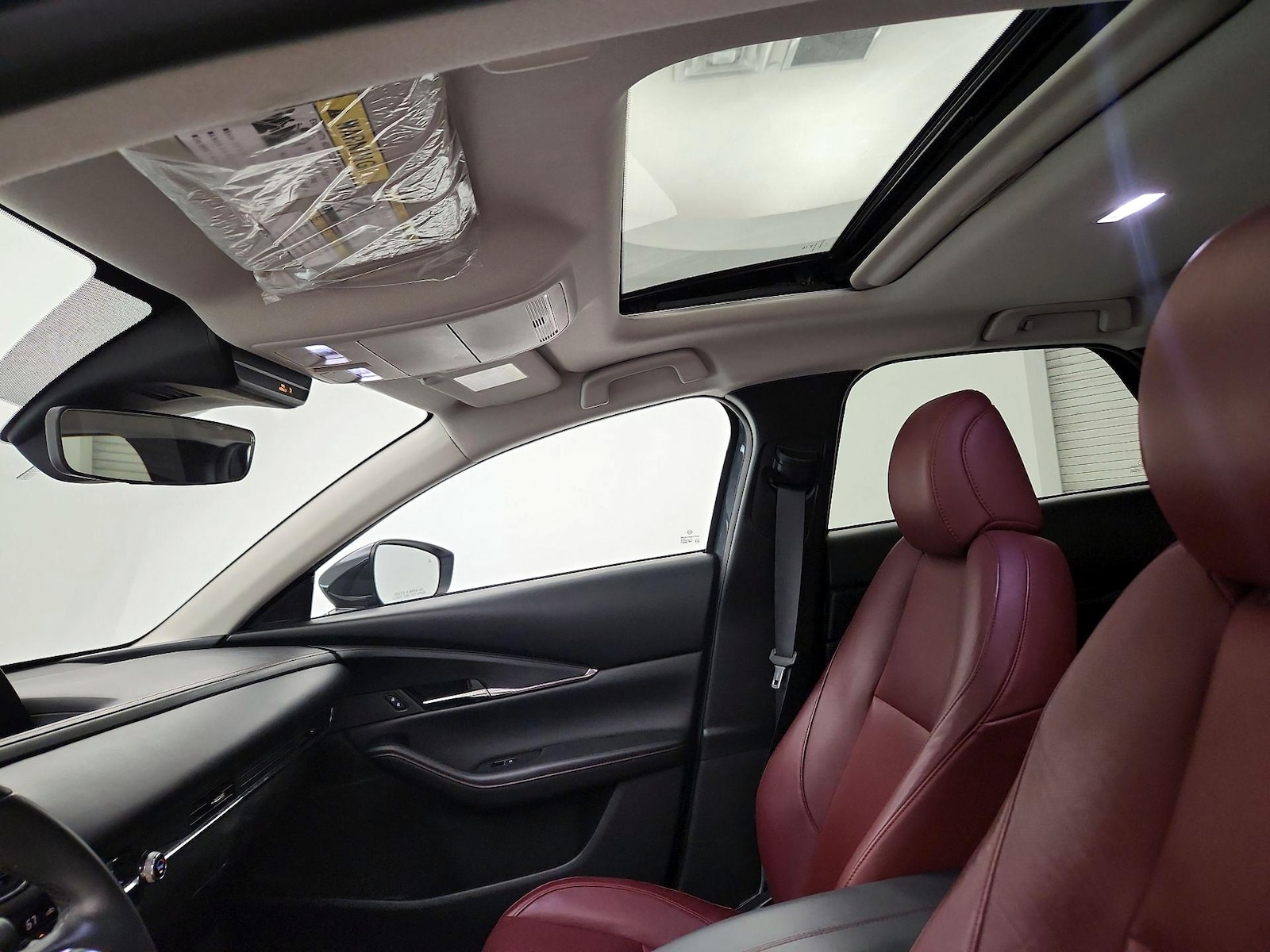 Sunroof(s) & Overhead Airbags