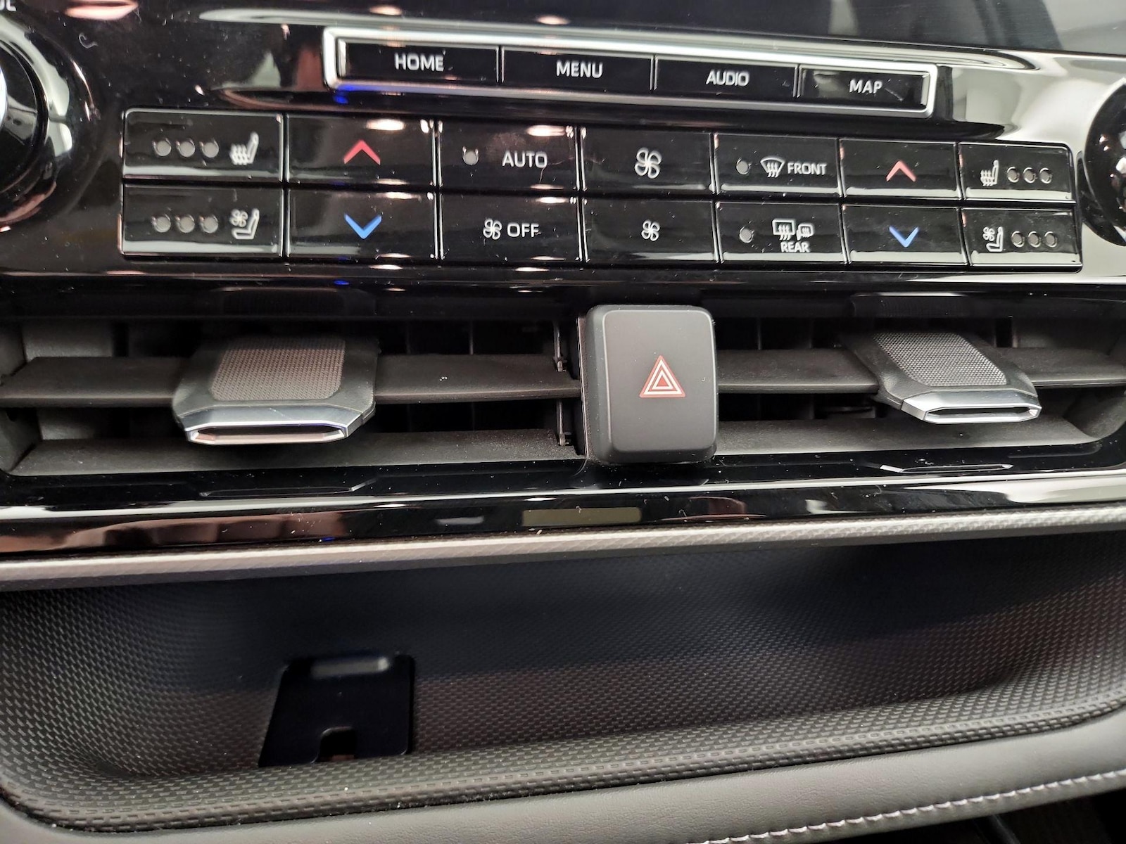 2022 Toyota Highlander Platinum - Photo 18
