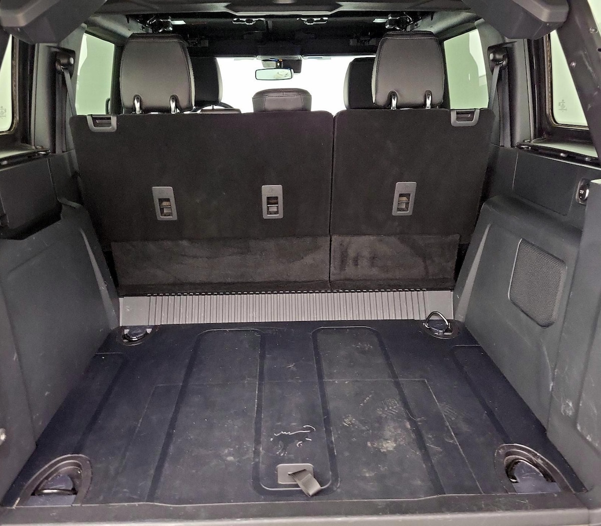 Trunk/Cargo (Seats Up)