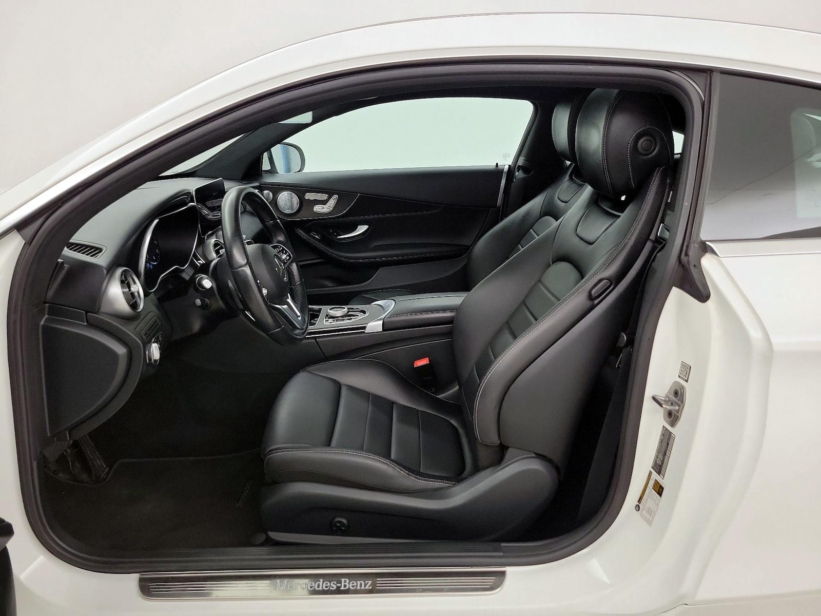 Power Seat(s) & Side Airbags