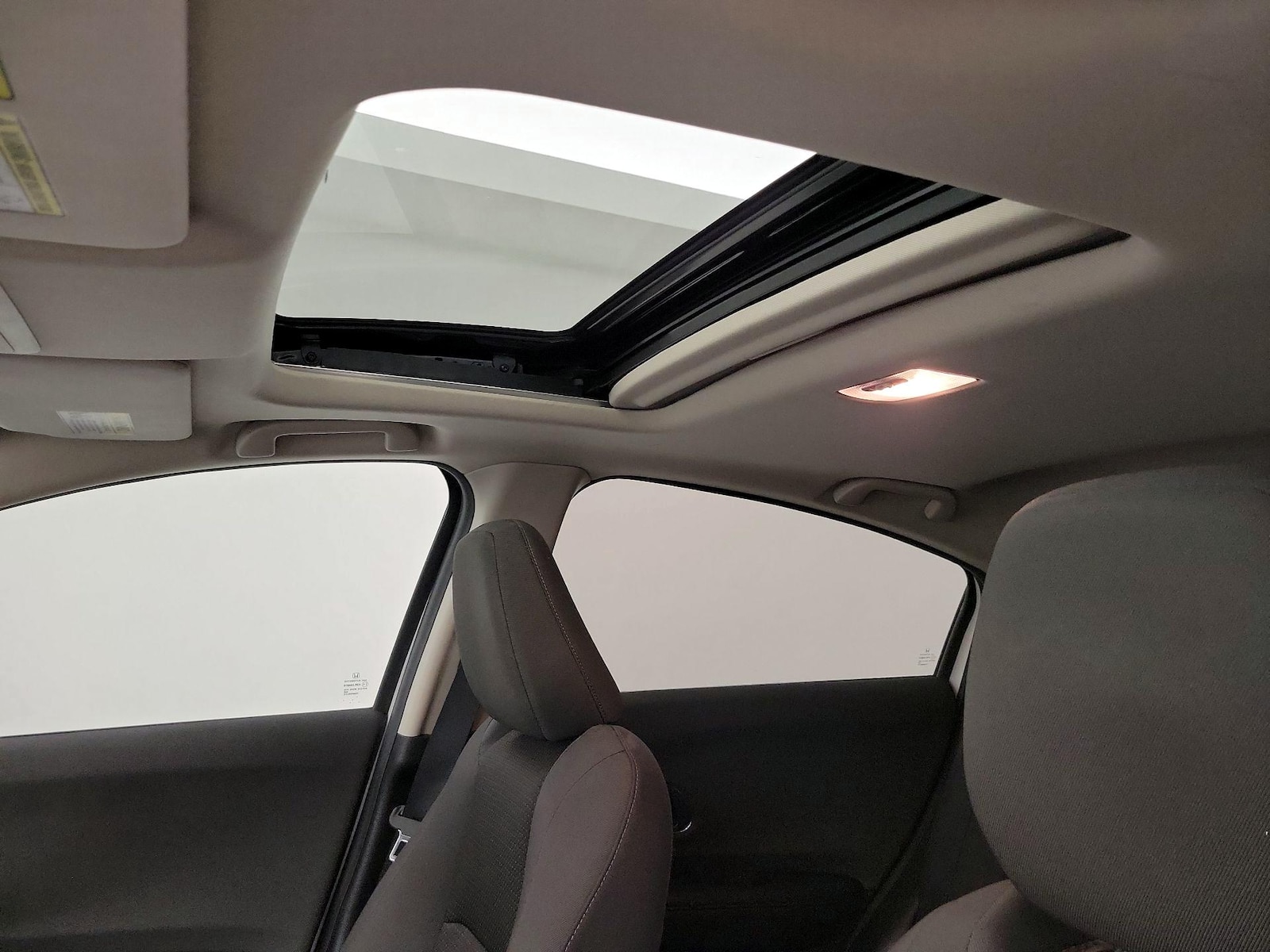 Sunroof(s) & Overhead Airbags