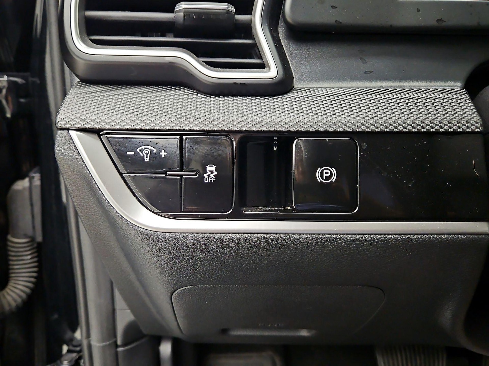 2025 Kia Sportage LX - Photo 14