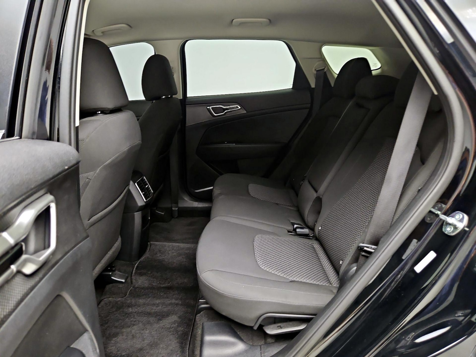 2025 Kia Sportage LX - Photo 20