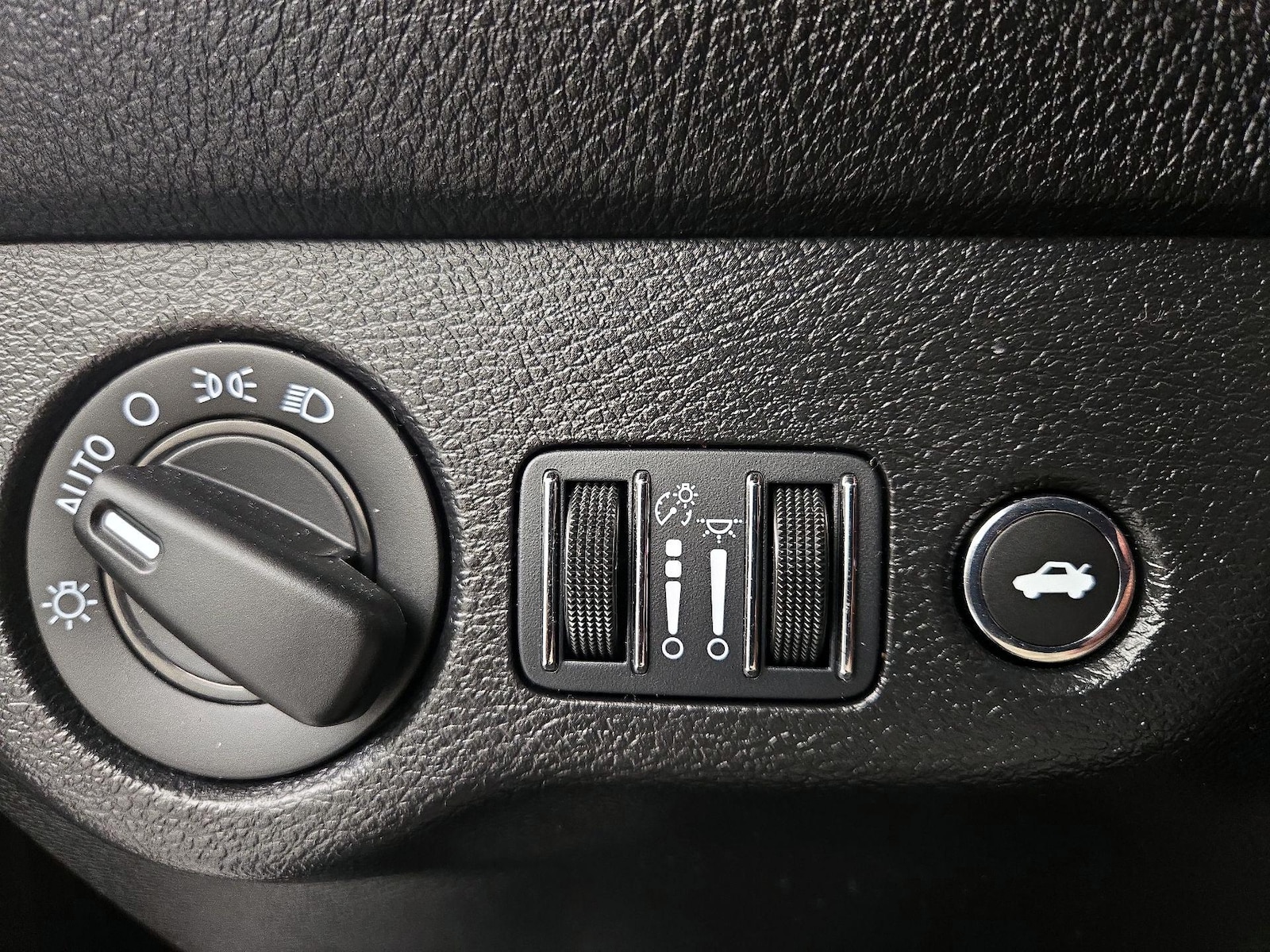 2023 Dodge Challenger R/T - Photo 14