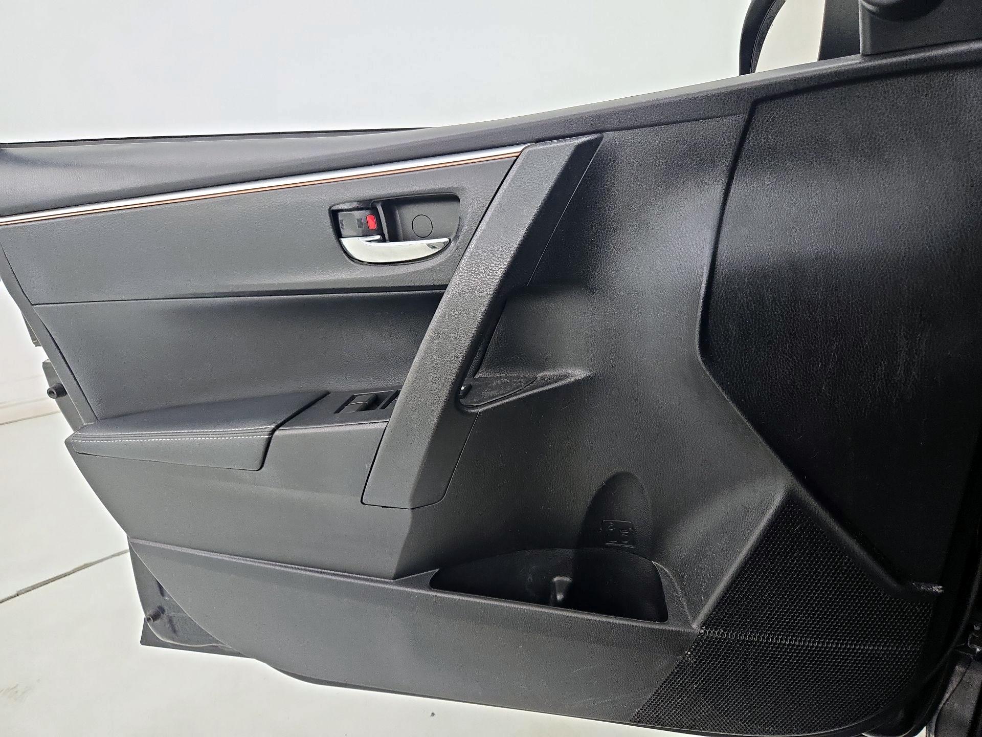 Thumbnail: 2016 Toyota Corolla - 12