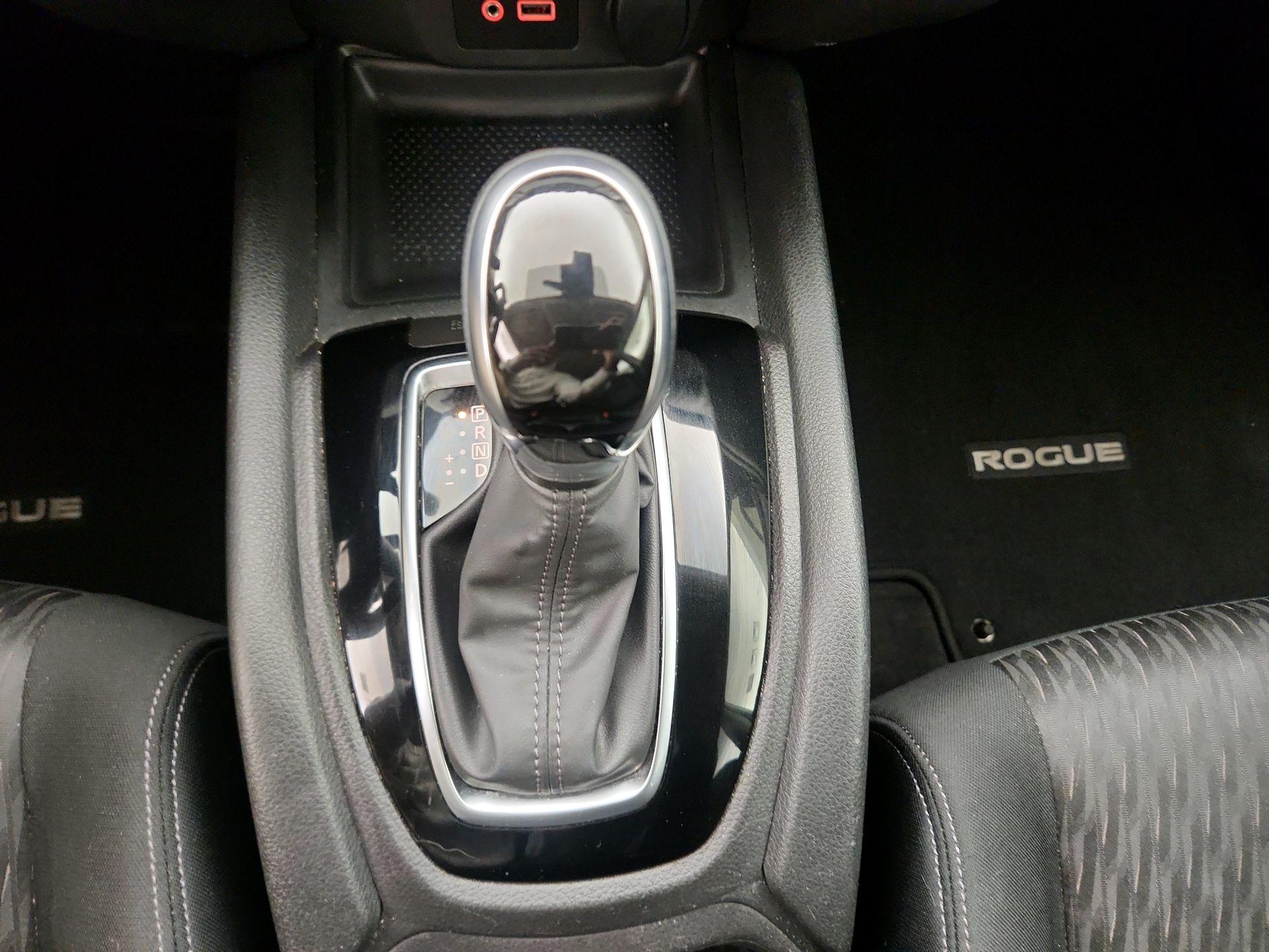 Thumbnail: 2020 Nissan Rogue - 17