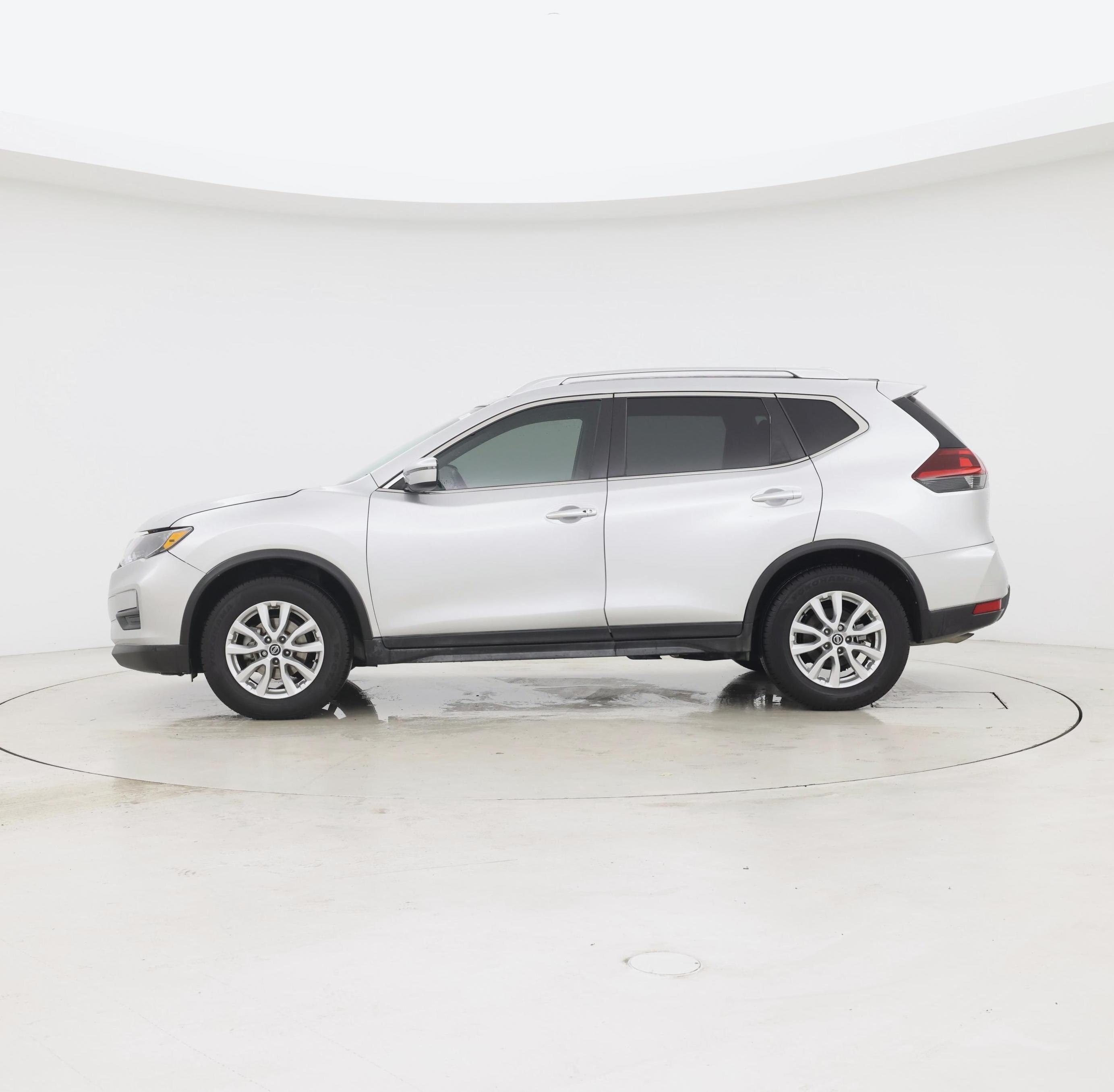Thumbnail: 2020 Nissan Rogue - 3