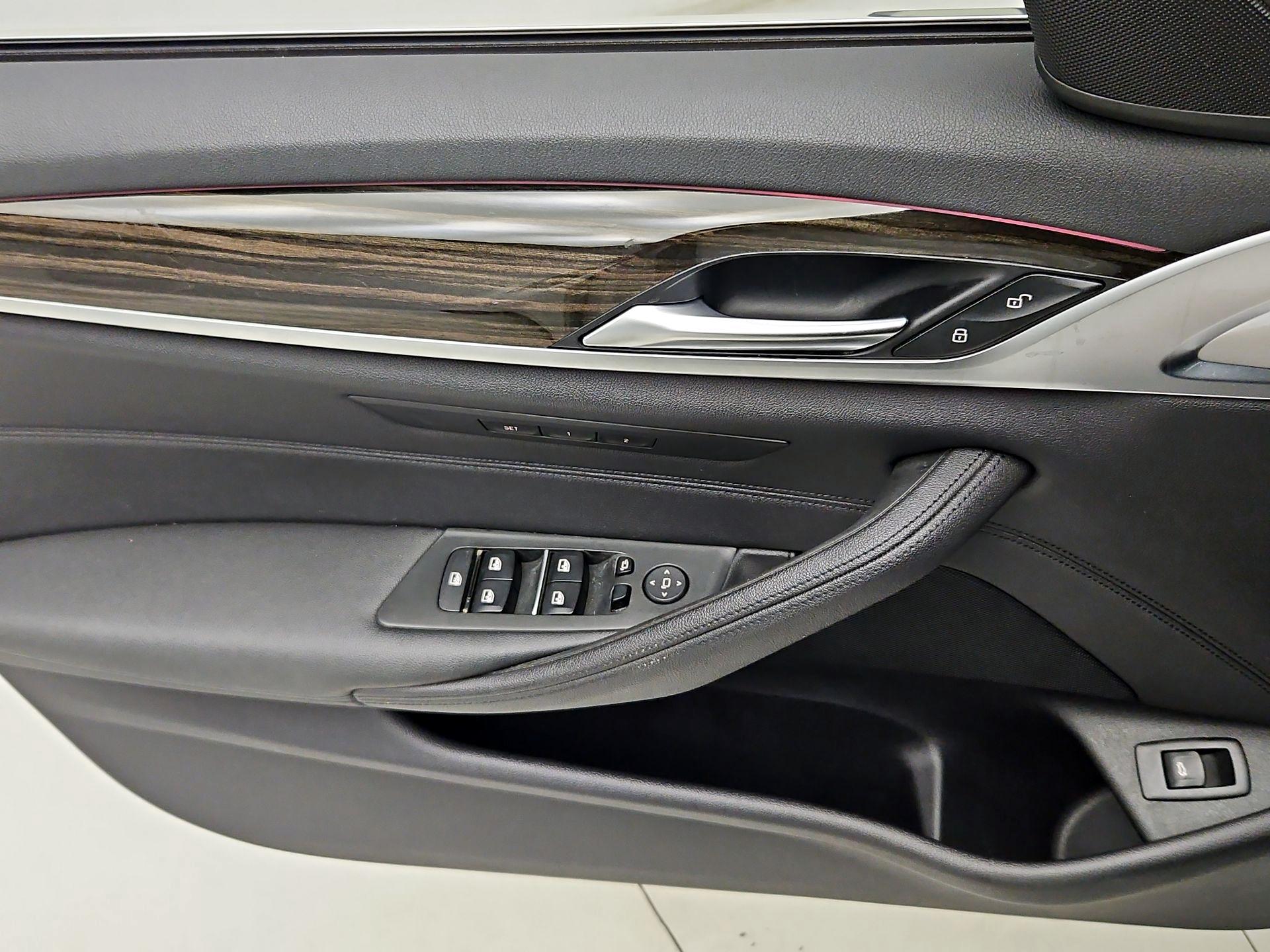 Thumbnail: 2020 BMW 5 Series - 12