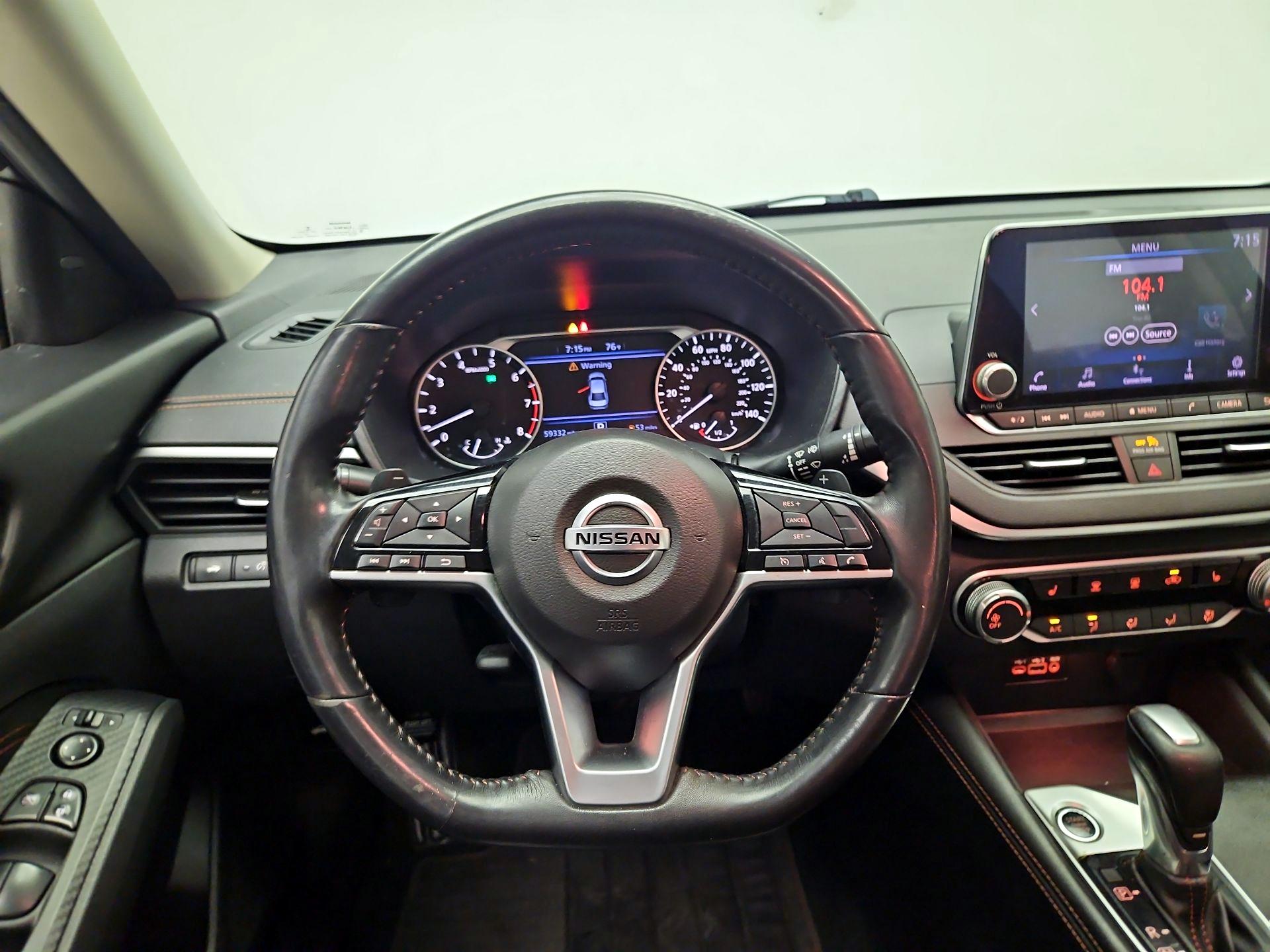 Thumbnail: 2020 Nissan Altima - 10
