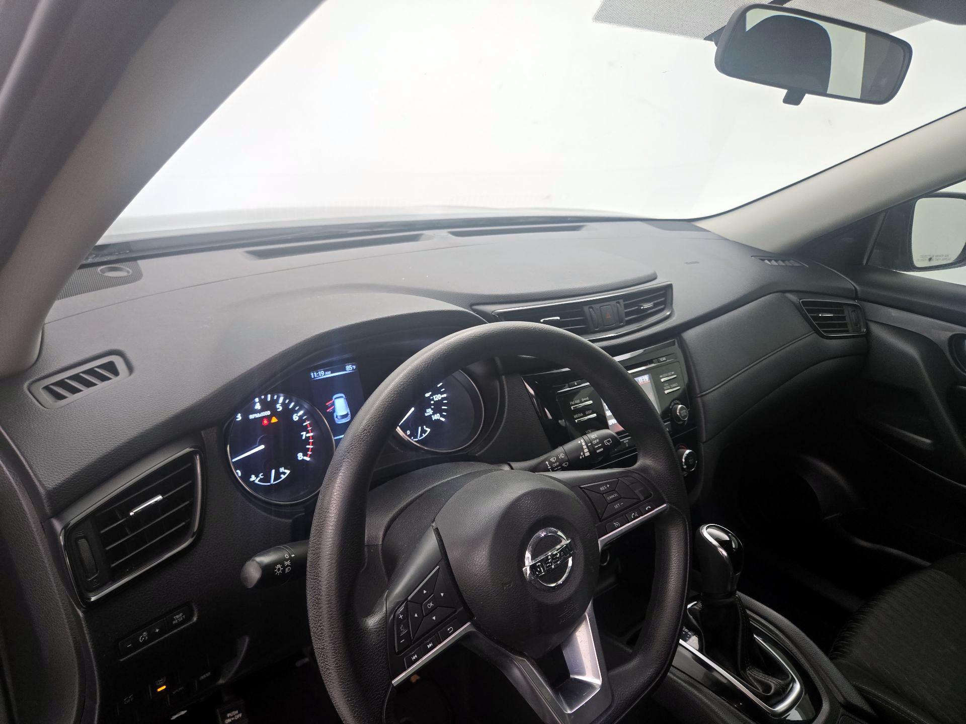 Thumbnail: 2017 Nissan Rogue - 9