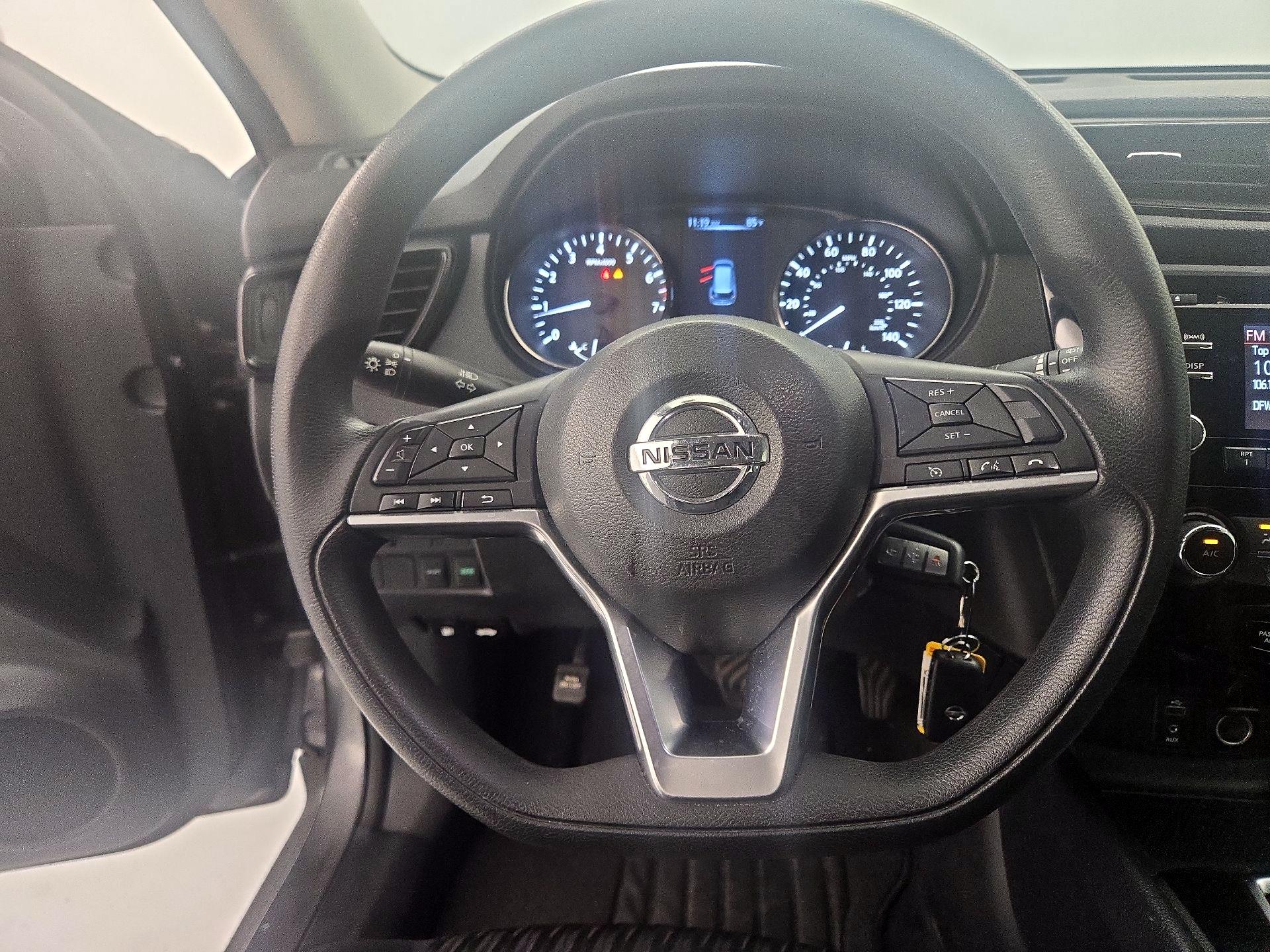 Thumbnail: 2017 Nissan Rogue - 10