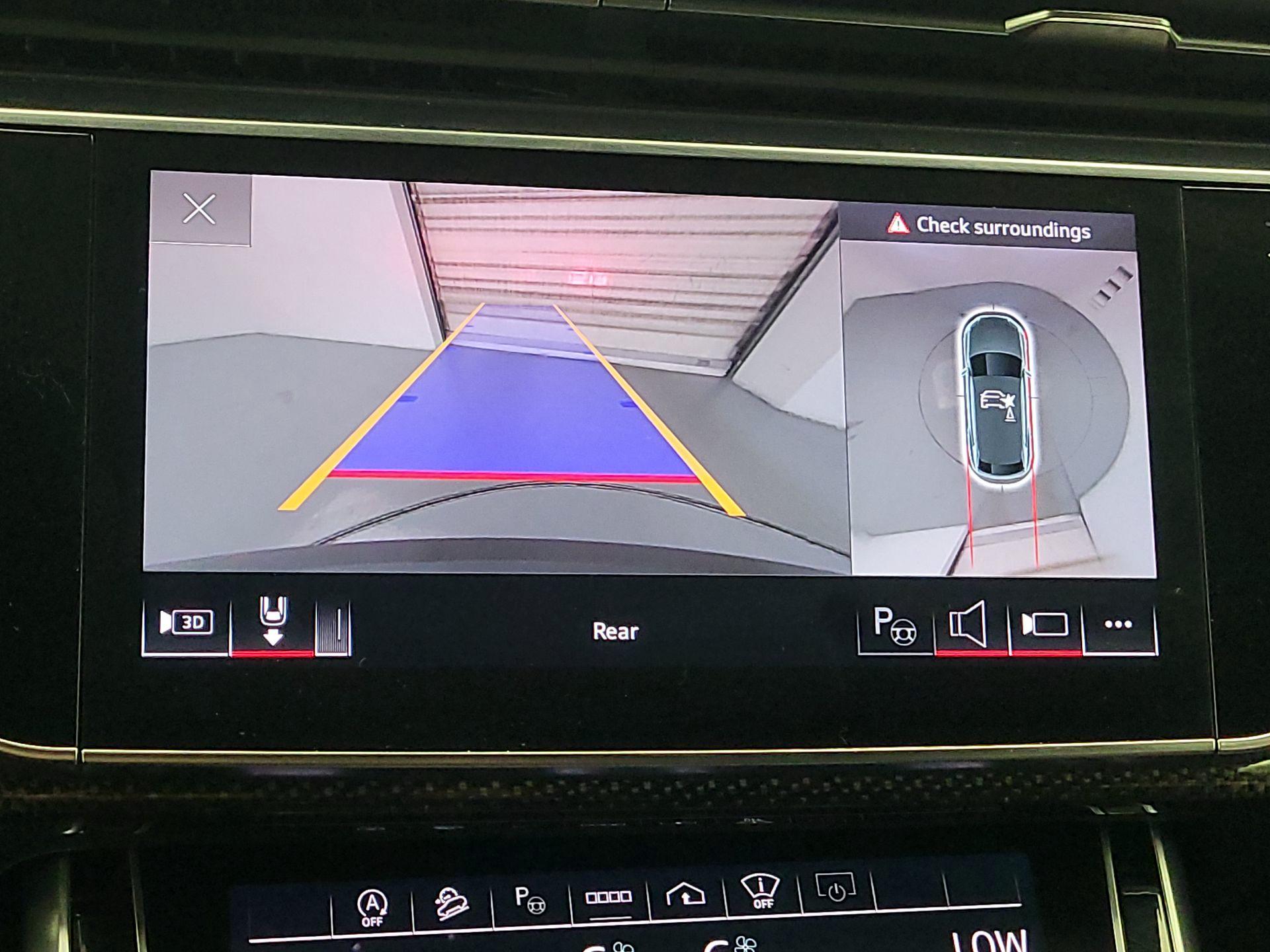 Thumbnail: 2023 Audi SQ8 - 15