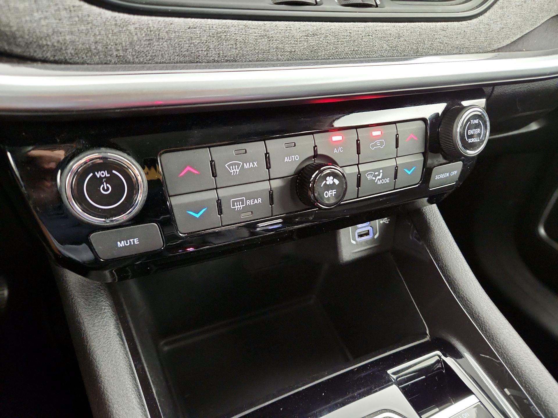 Thumbnail: 2022 Jeep Compass - 16